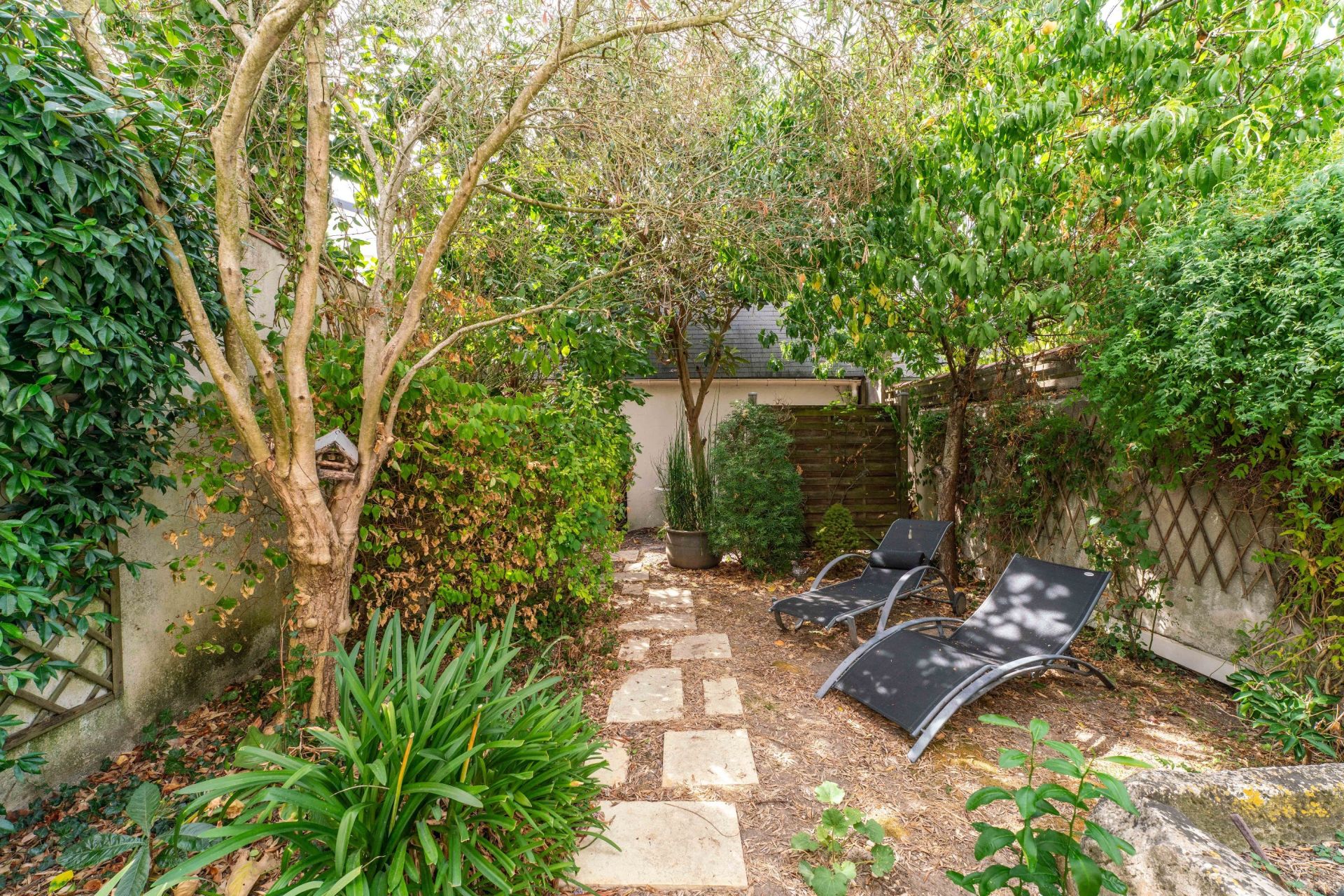 luxury house 5 Rooms for sale on LA ROCHELLE (17000)