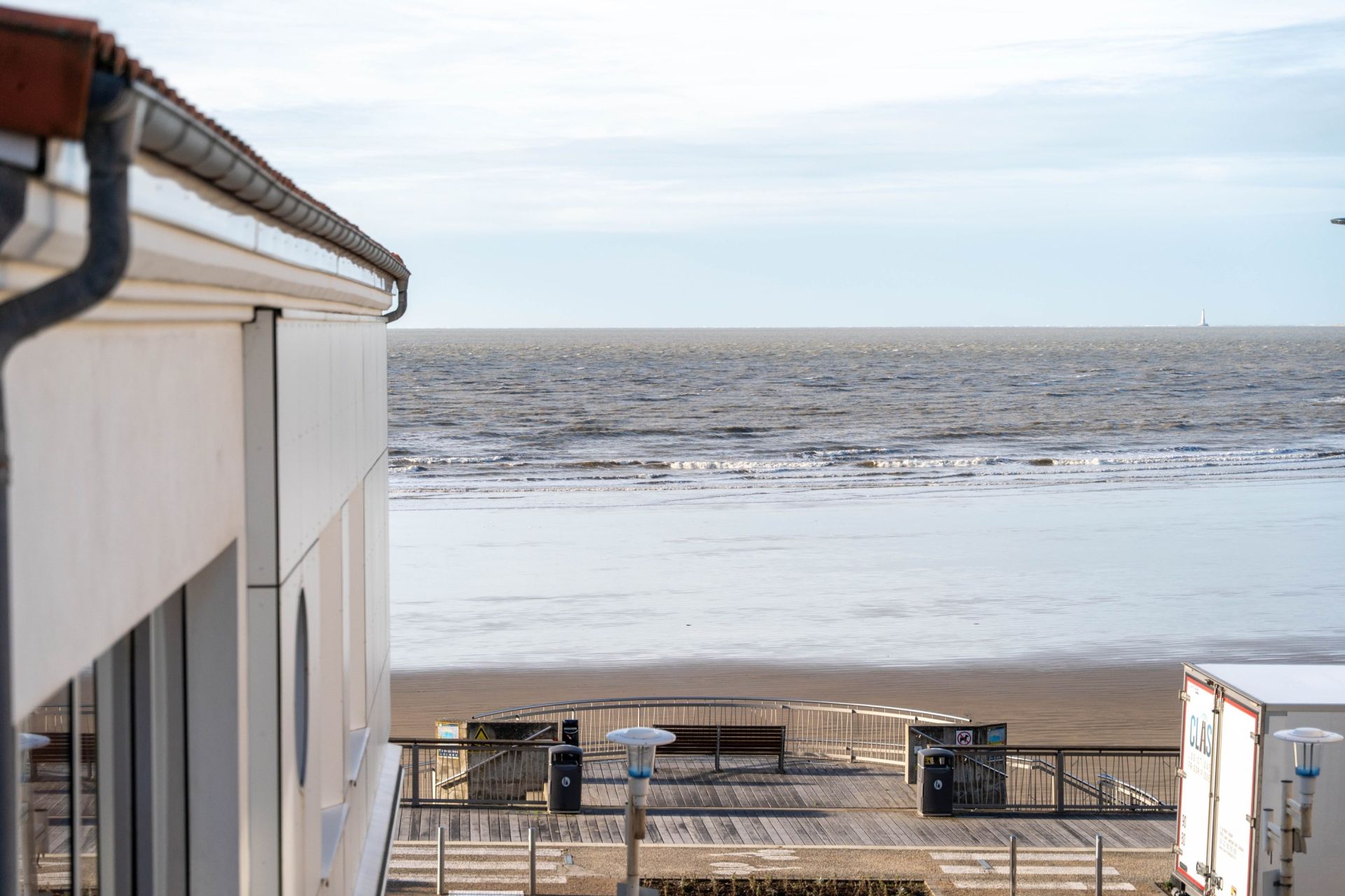 luxury apartment 5 Rooms for sale on ROYAN (17200)