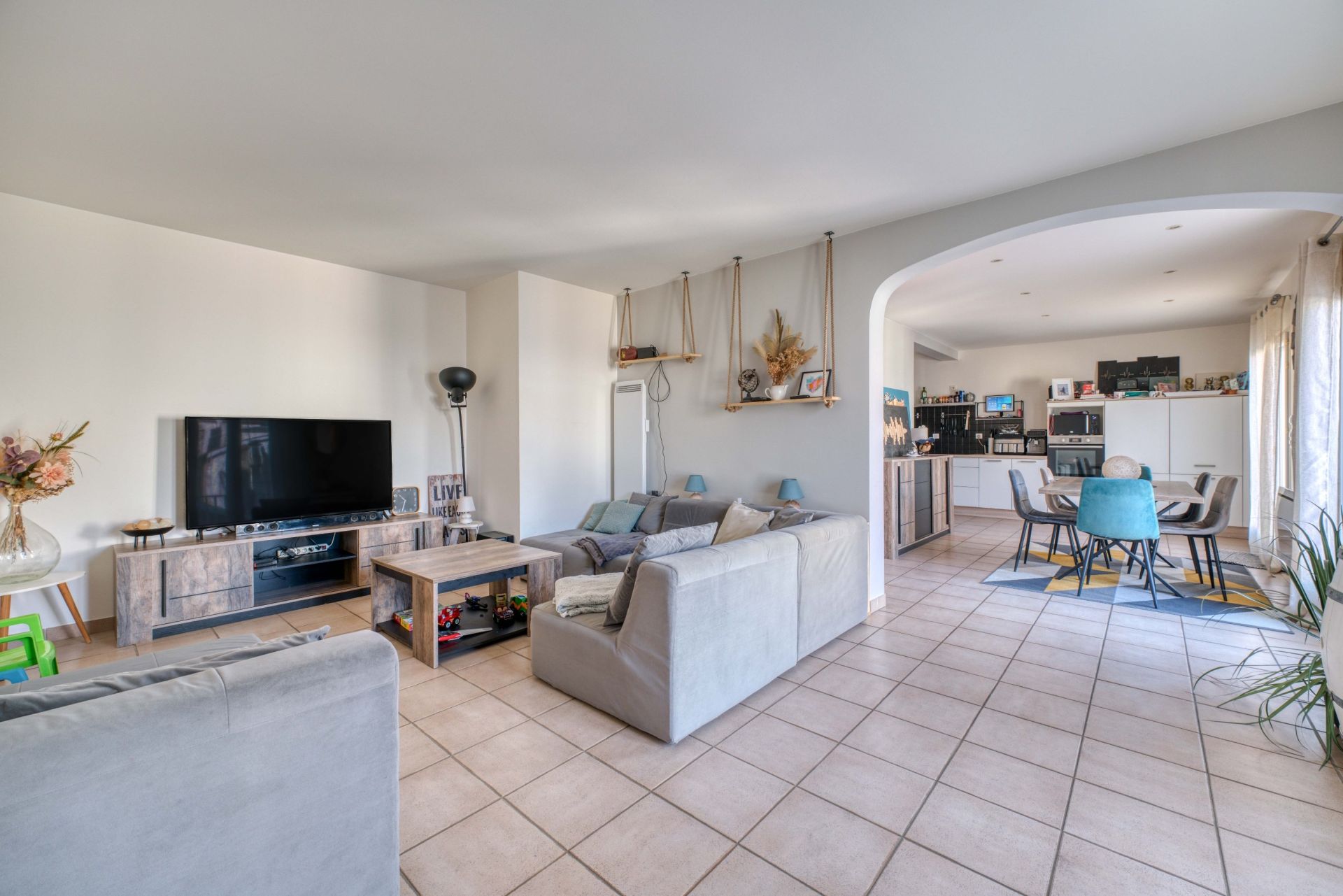 luxury apartment 5 Rooms for sale on ROYAN (17200)