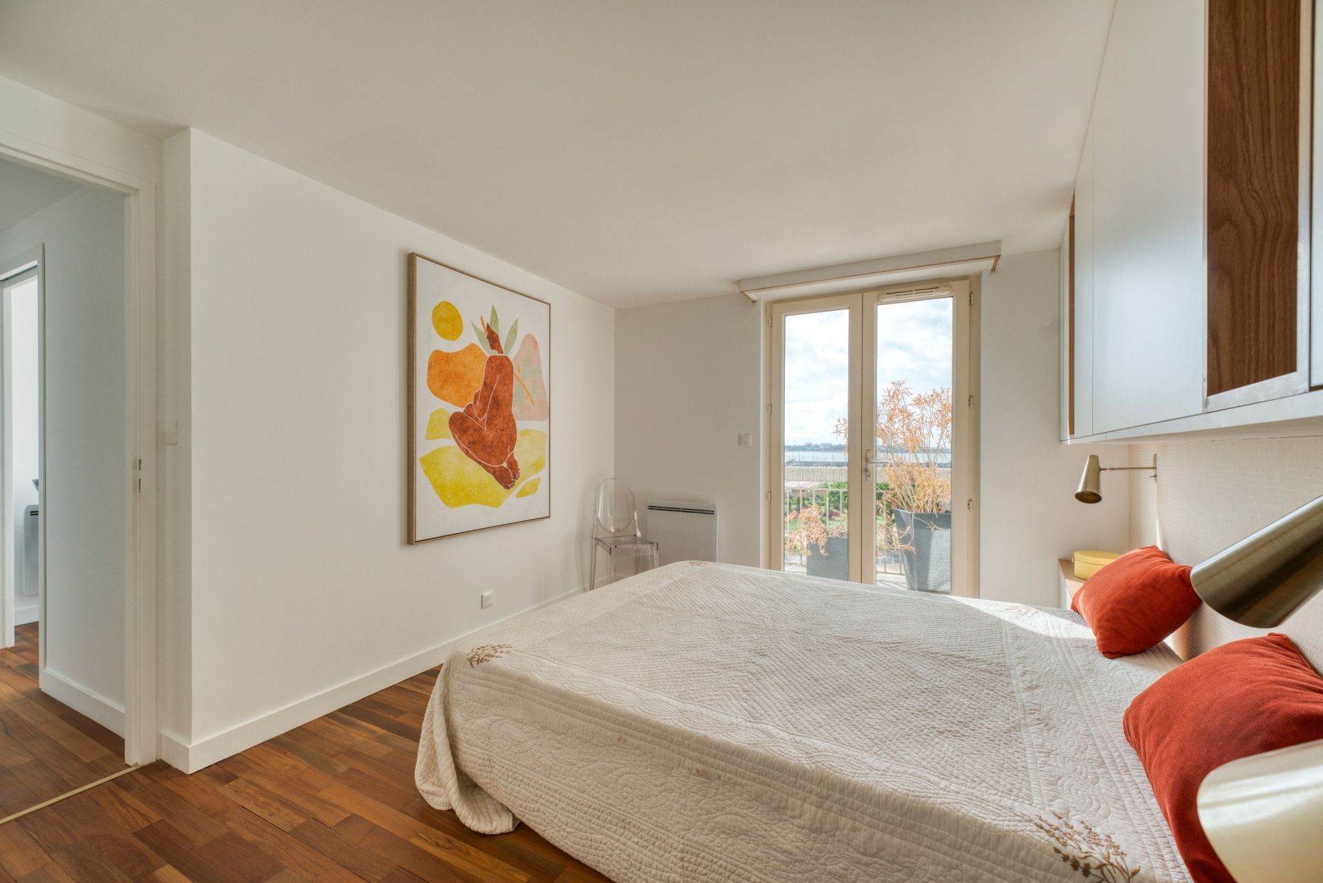 luxury apartment 5 Rooms for sale on ROYAN (17200)
