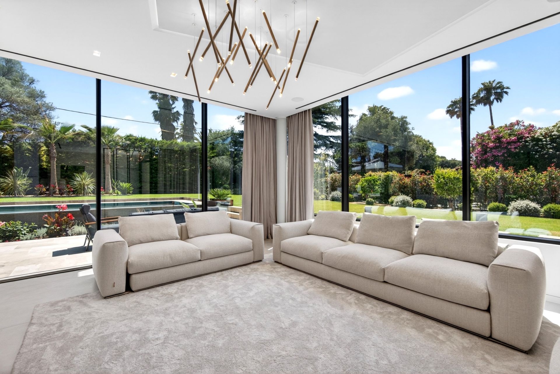 maison contemporaine 8 Pièces en vente sur CAP D ANTIBES (06160)