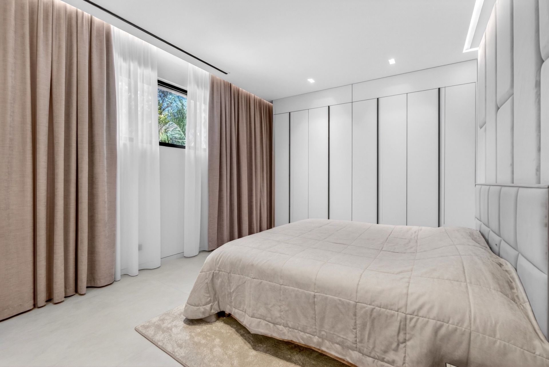 maison contemporaine 8 Pièces en vente sur CAP D ANTIBES (06160)