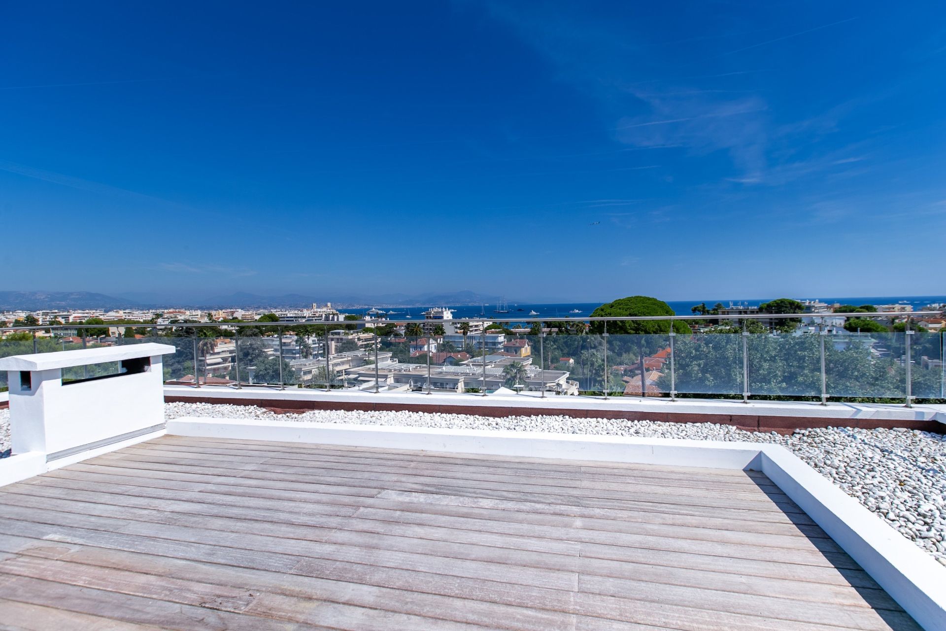 maison contemporaine 8 Pièces en vente sur CAP D ANTIBES (06160)