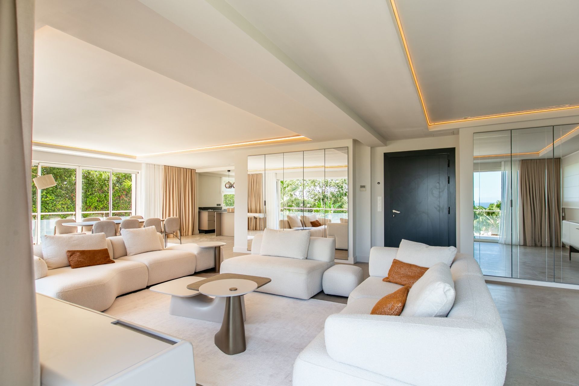 maison contemporaine 8 Pièces en vente sur CAP D ANTIBES (06160)