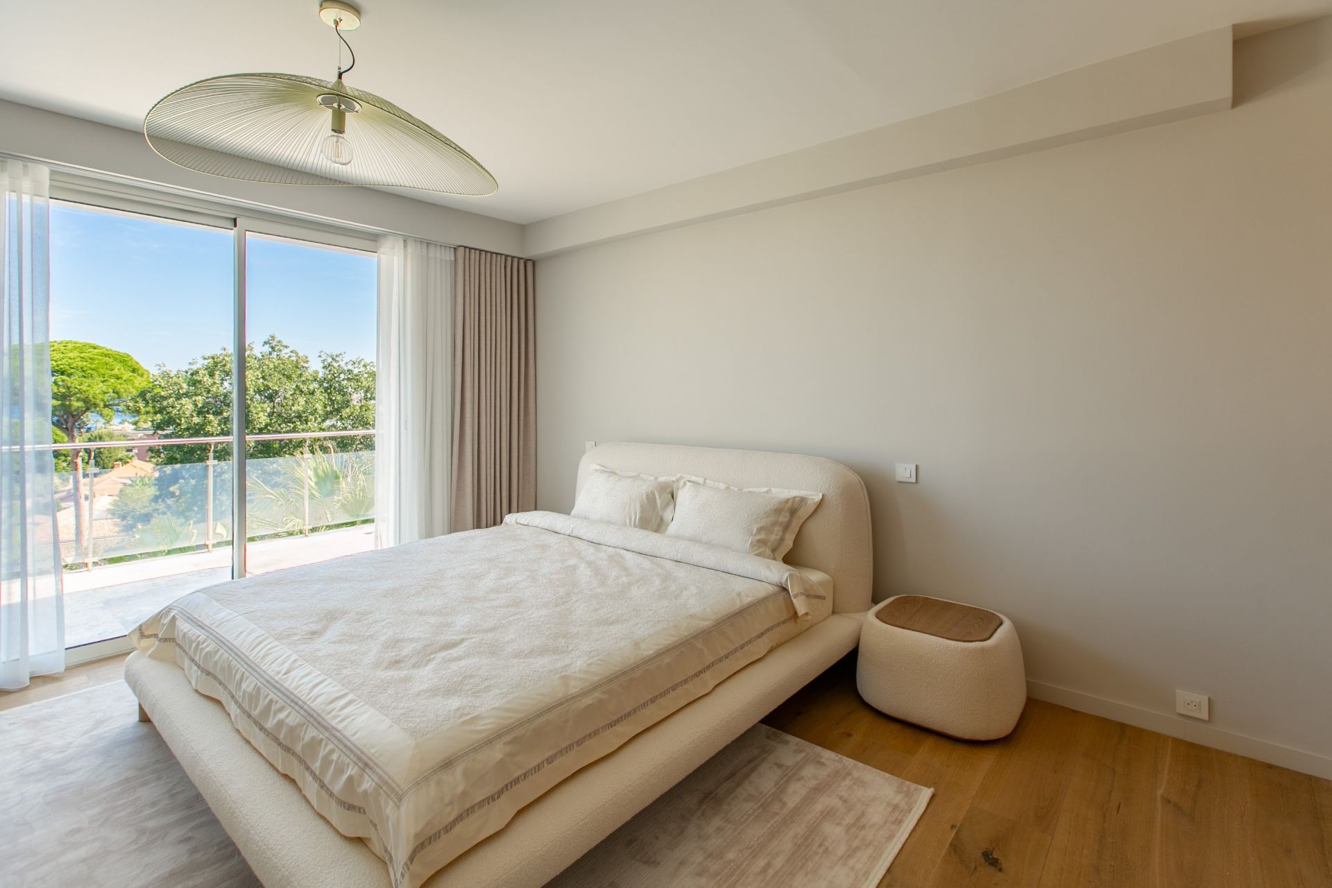 maison contemporaine 8 Pièces en vente sur CAP D ANTIBES (06160)