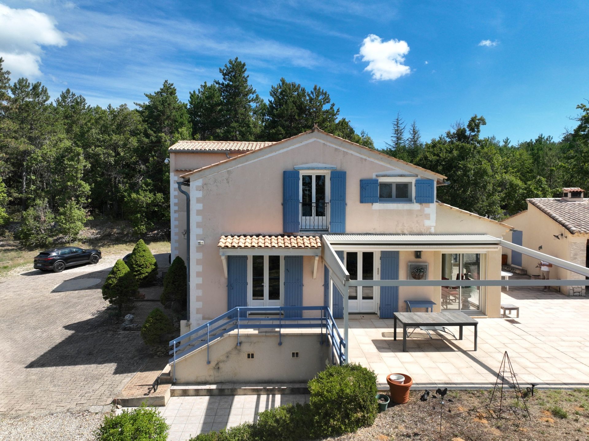 maison de luxe 8 Pièces en vente sur MONIEUX (84390)