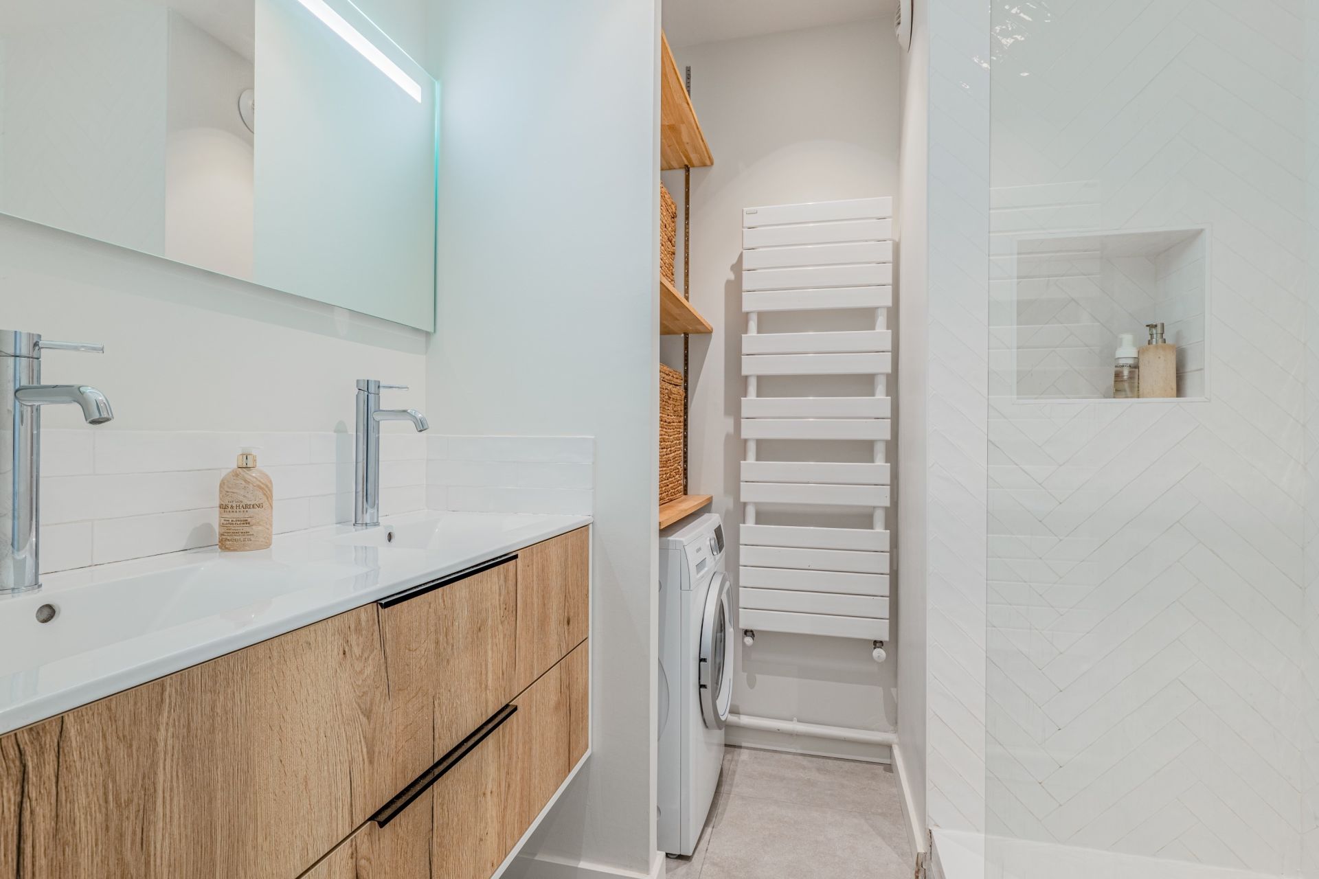 luxury apartment 3 Rooms for sale on LYON (69005)