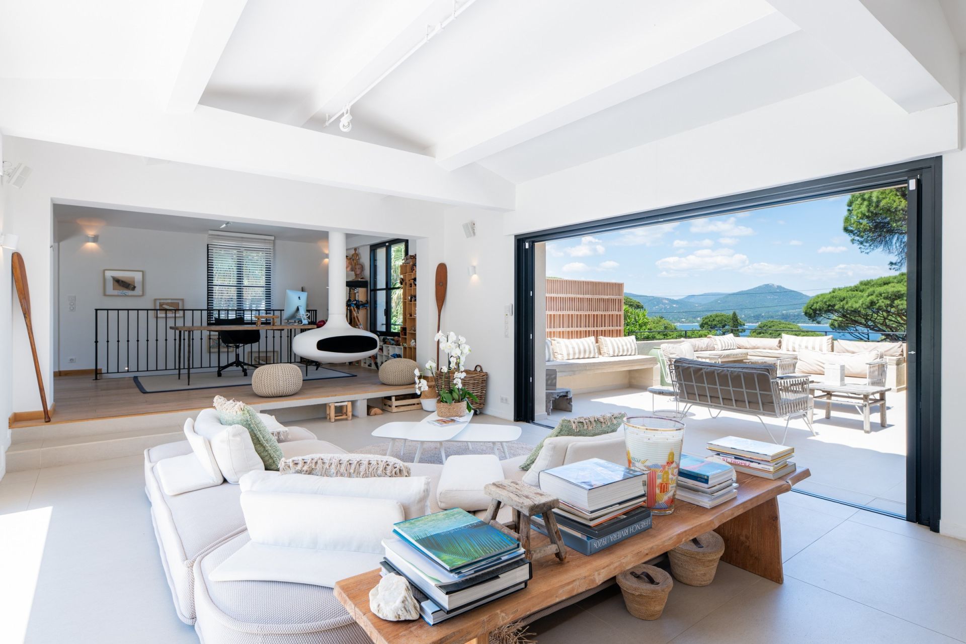 contemporary house 9 Rooms for sale on GASSIN (83580)