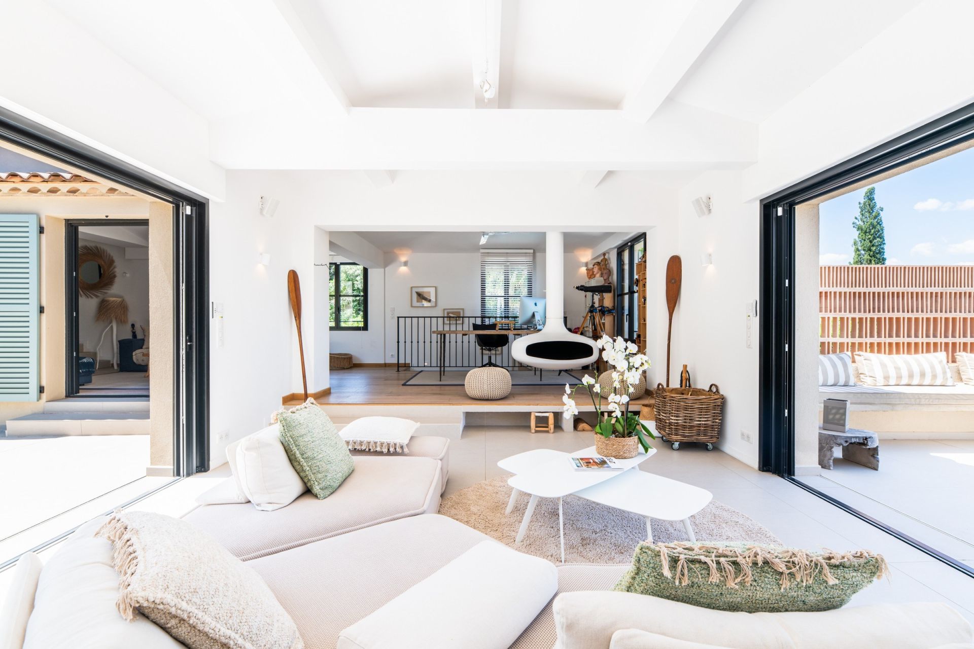 maison contemporaine 9 Pièces en vente sur GASSIN (83580)