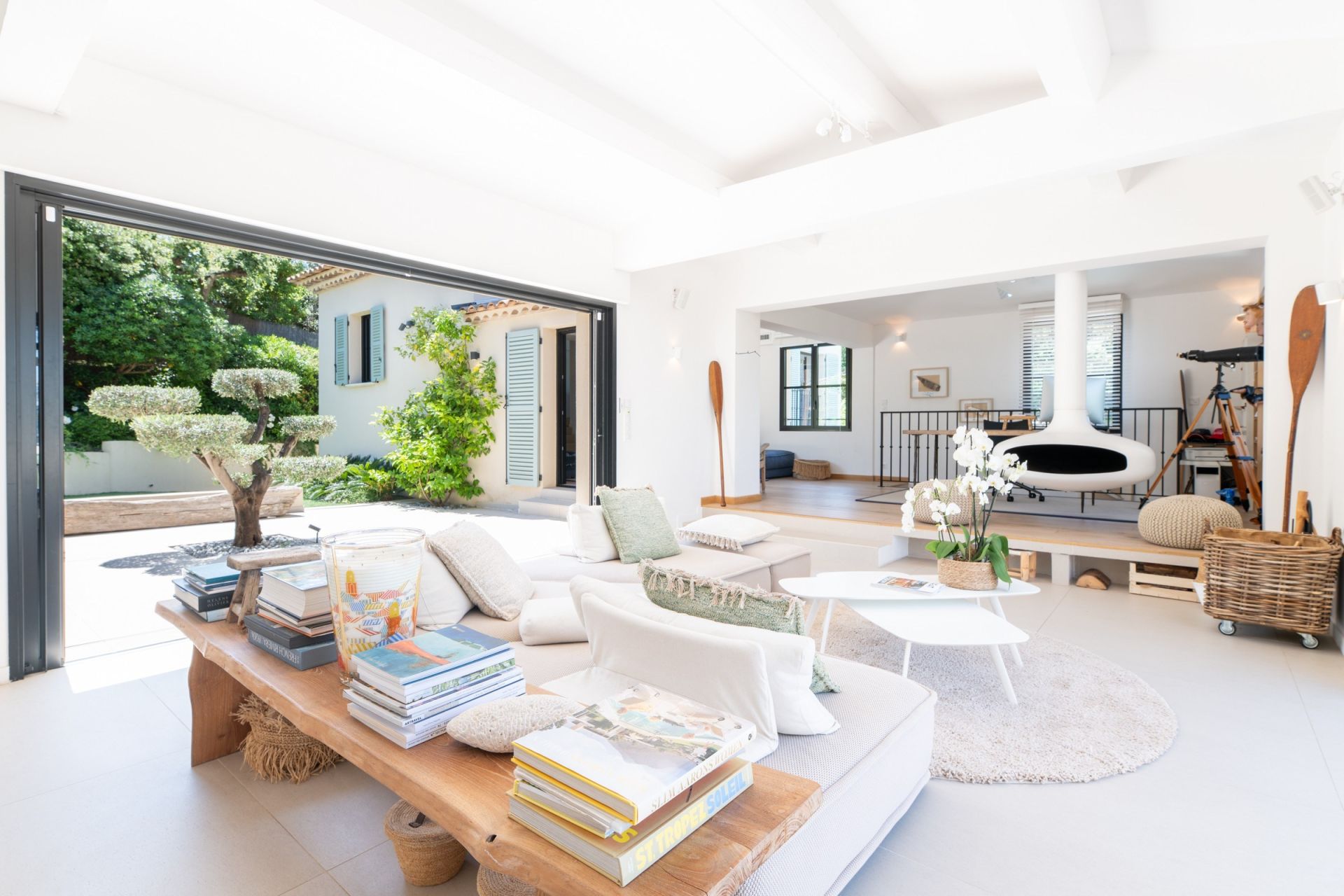 maison contemporaine 9 Pièces en vente sur GASSIN (83580)