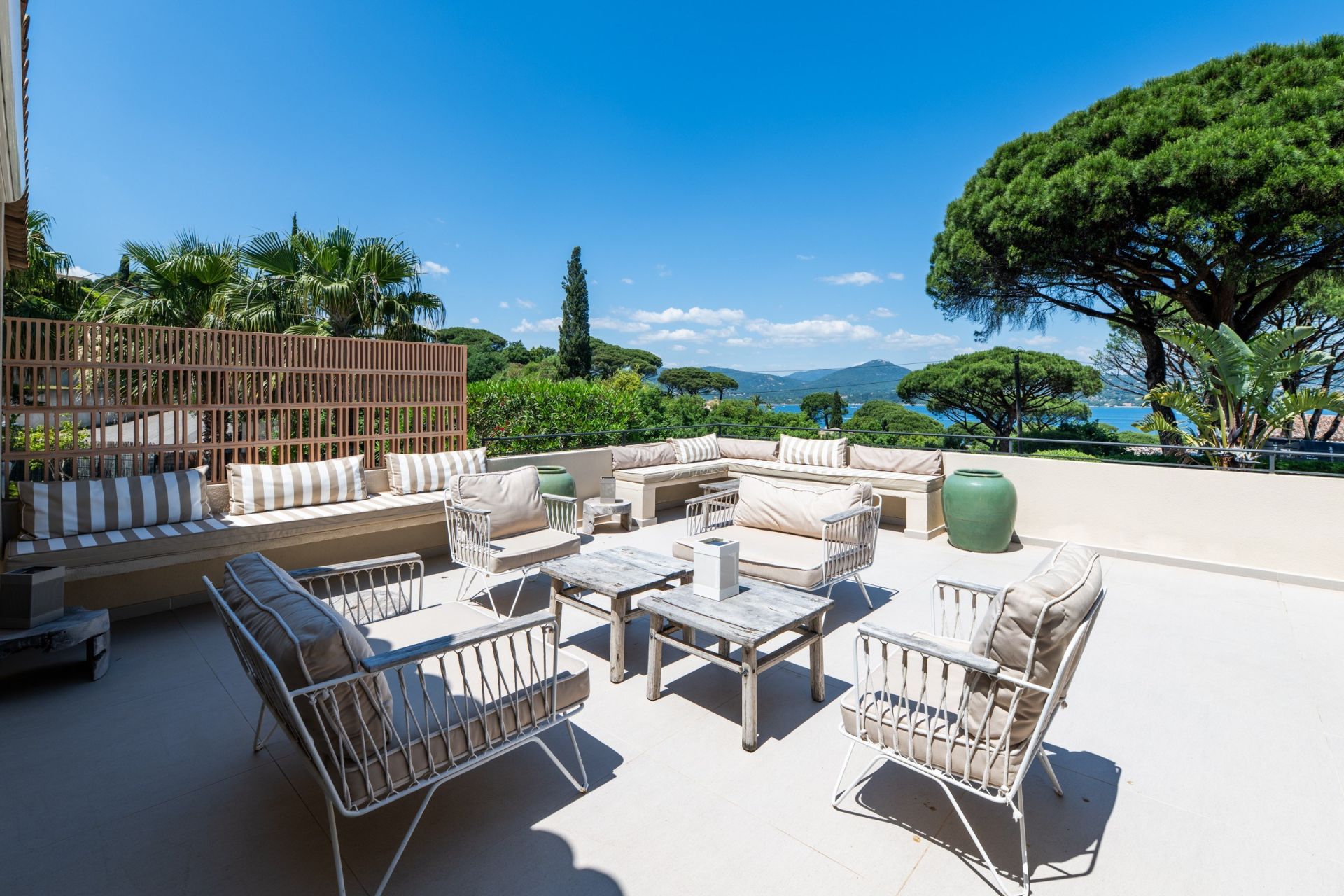 contemporary house 9 Rooms for sale on GASSIN (83580)