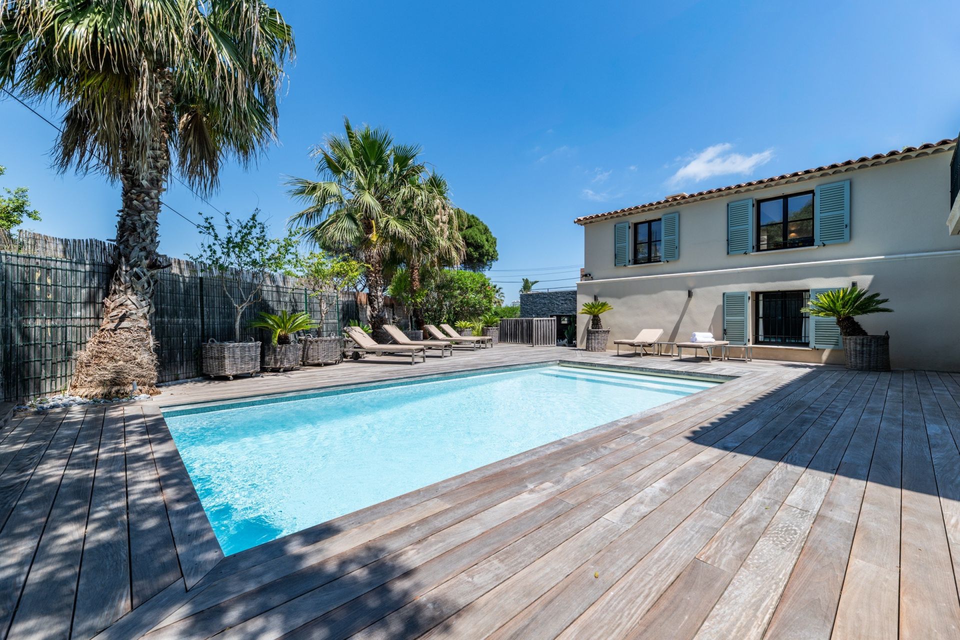 maison contemporaine 9 Pièces en vente sur GASSIN (83580)