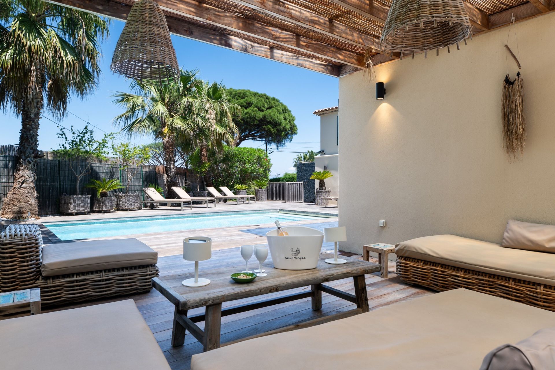 maison contemporaine 9 Pièces en vente sur GASSIN (83580)