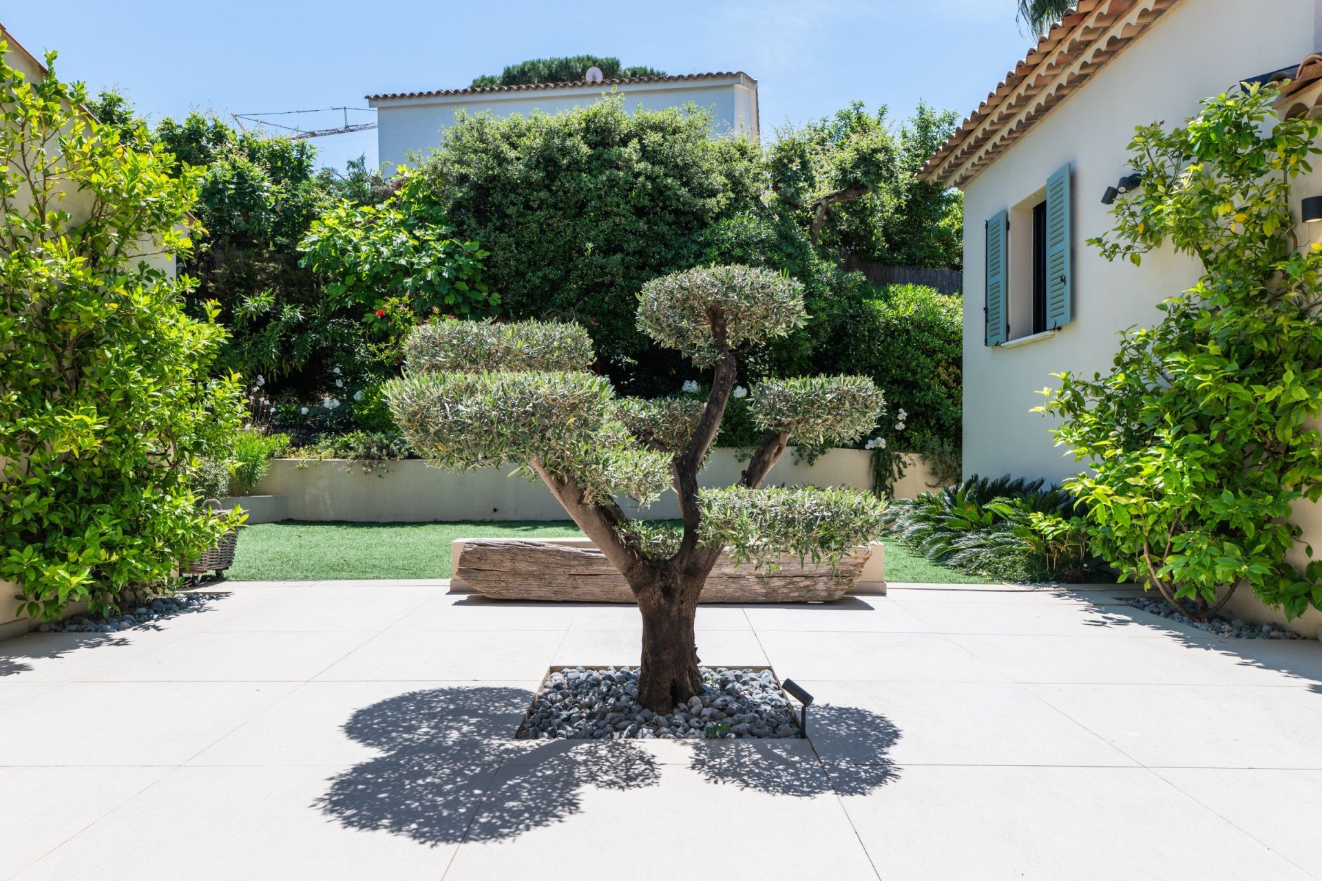 maison contemporaine 9 Pièces en vente sur GASSIN (83580)