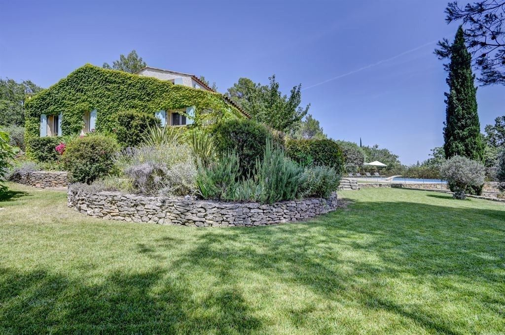 luxury house 7 Rooms for sale on ST MAXIMIN LA STE BAUME (83470)