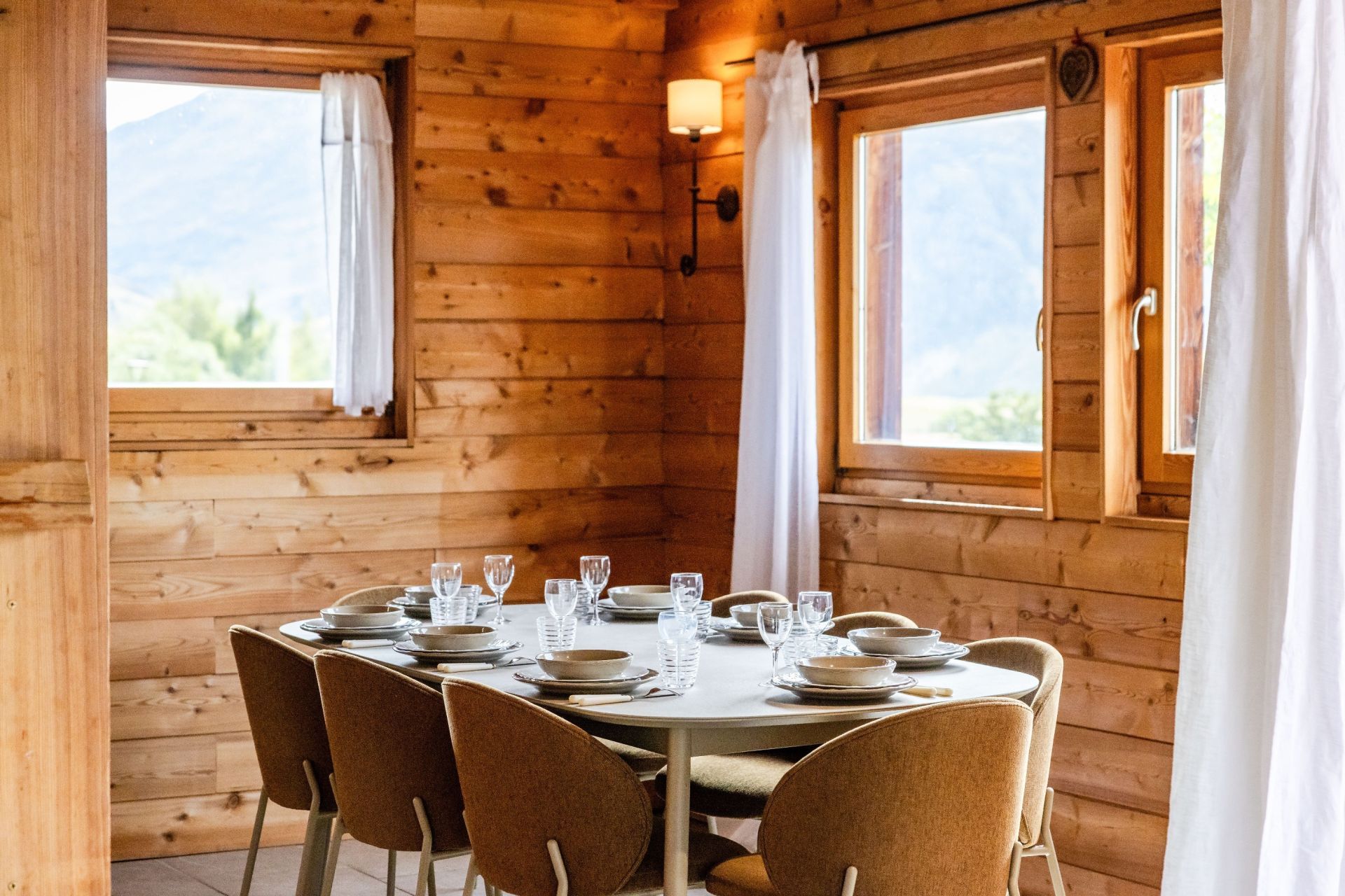 luxury chalet 5 Rooms for seasonal rent on L ALPE D HUEZ (38750)