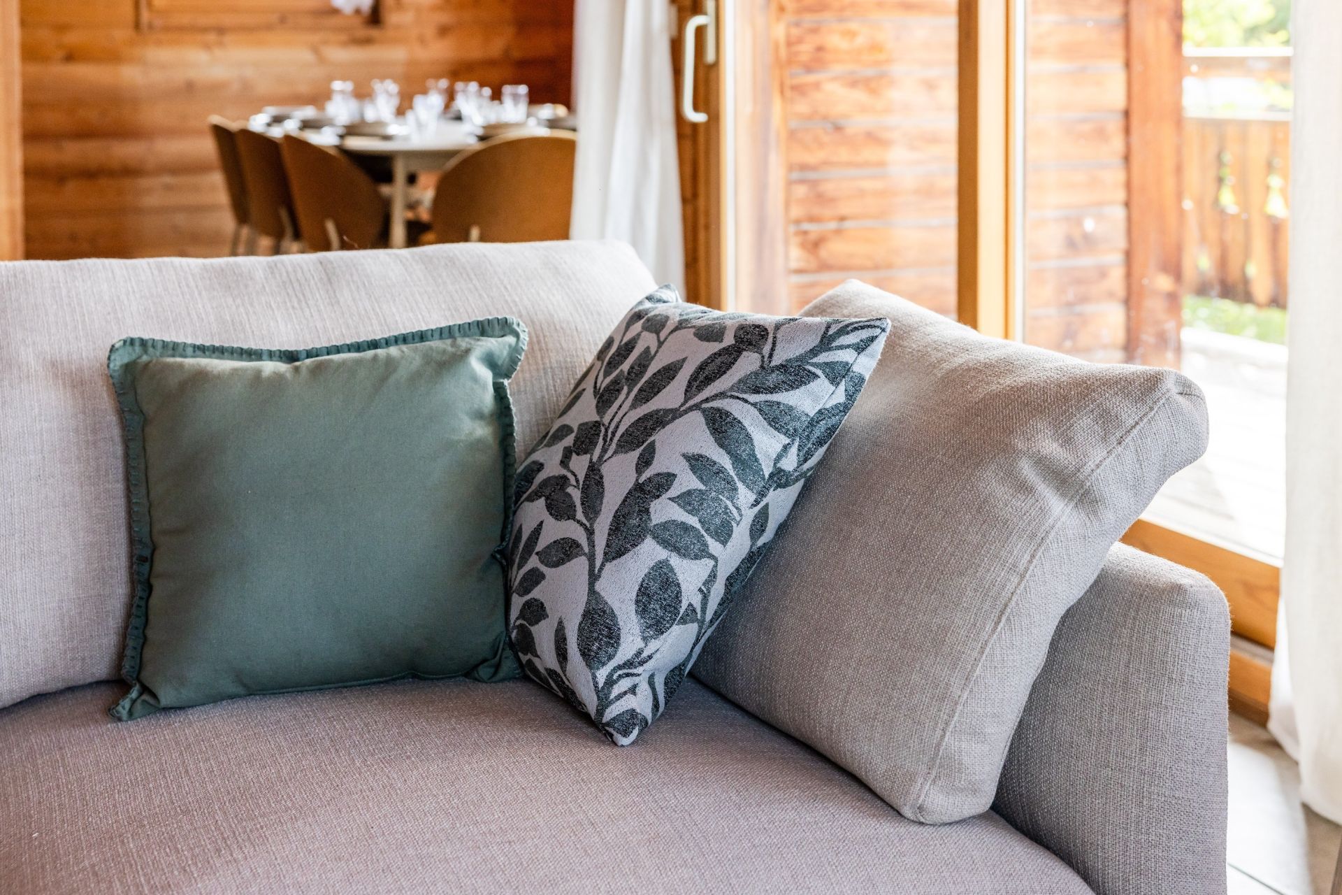 luxury chalet 5 Rooms for seasonal rent on L ALPE D HUEZ (38750)