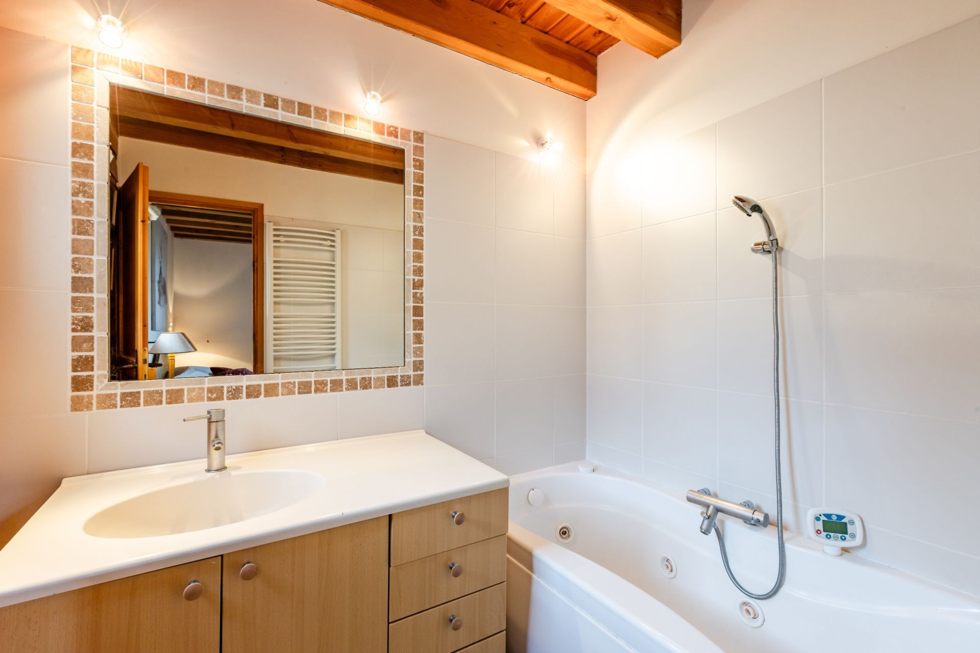 luxury chalet 5 Rooms for seasonal rent on L ALPE D HUEZ (38750)