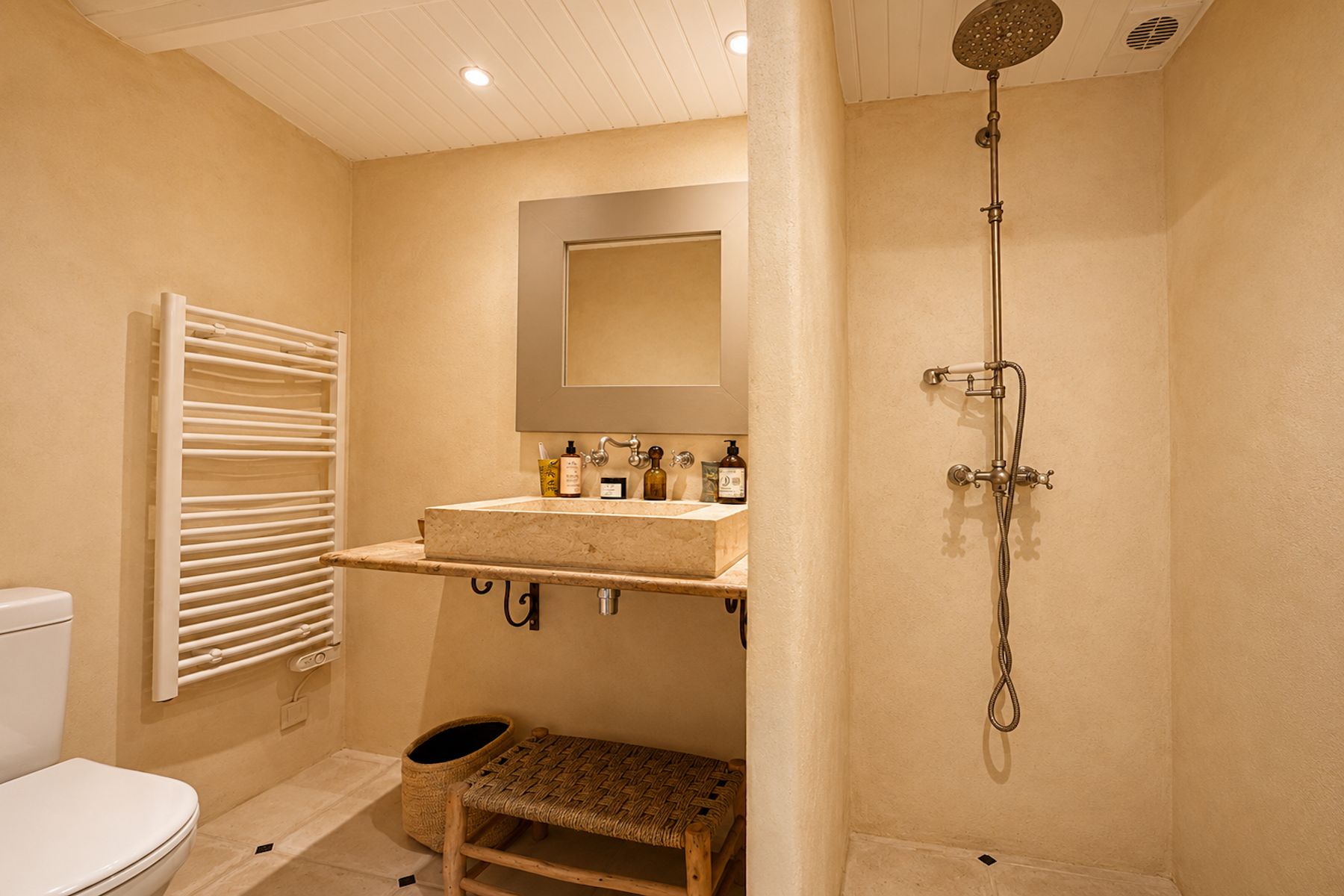 luxury house 5 Rooms for sale on UZES (30700)