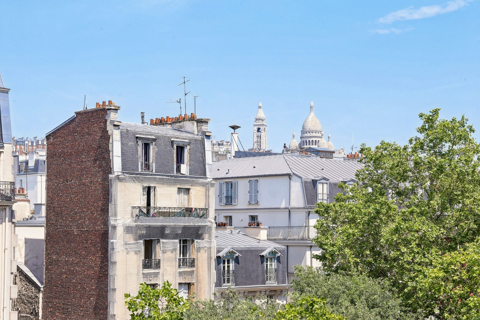 luxury apartment 6 Rooms for sale on PARIS (75009)