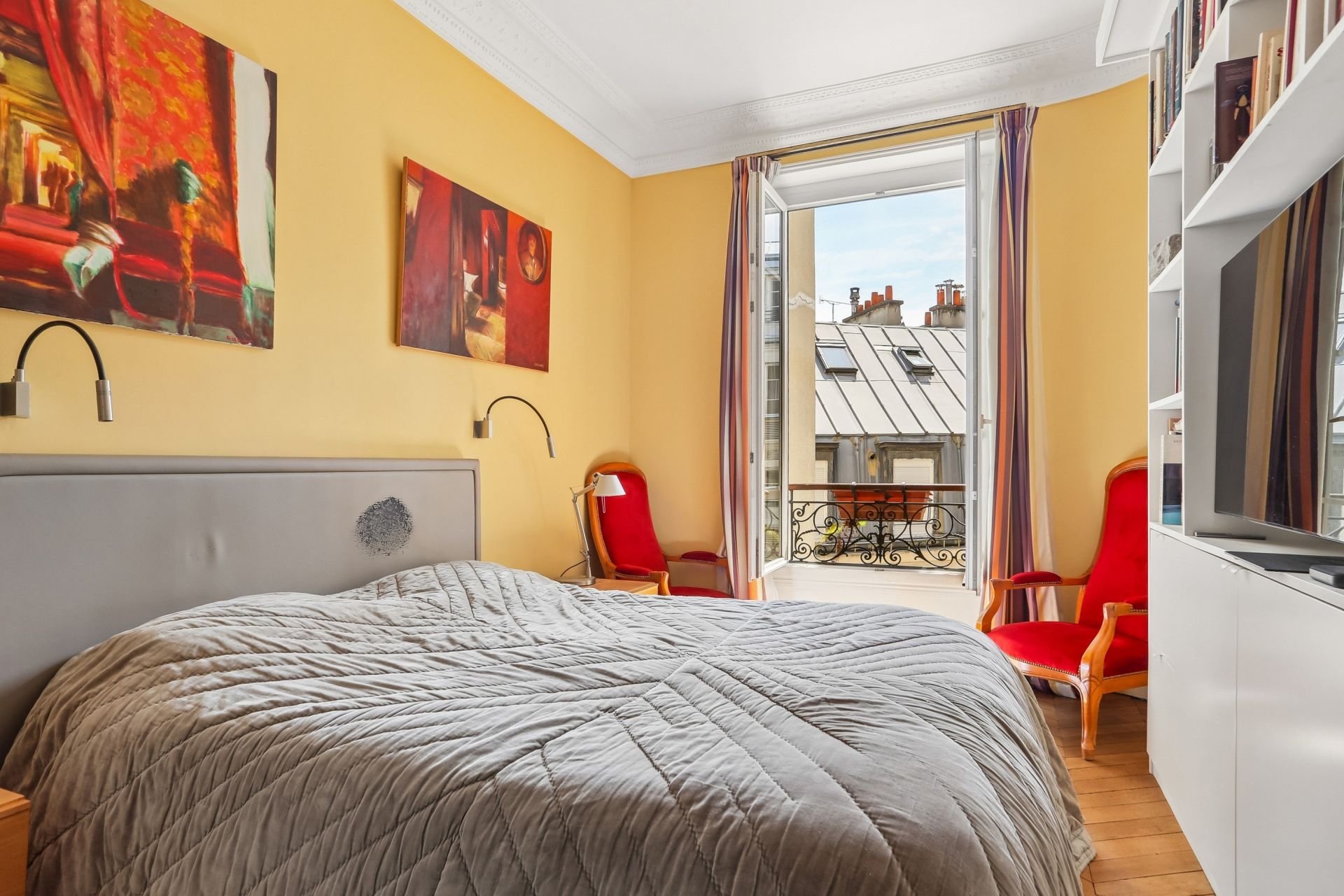 luxury apartment 6 Rooms for sale on PARIS (75009)