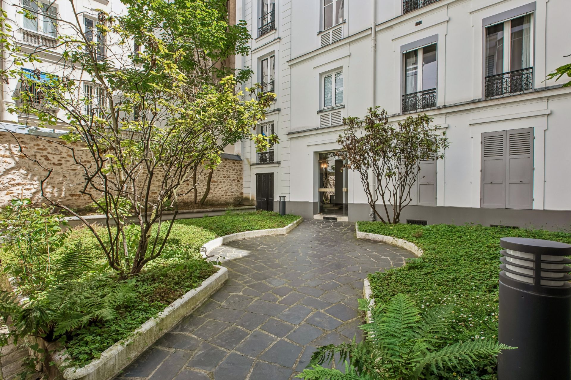 luxury apartment 4 Rooms for sale on PARIS (75016)