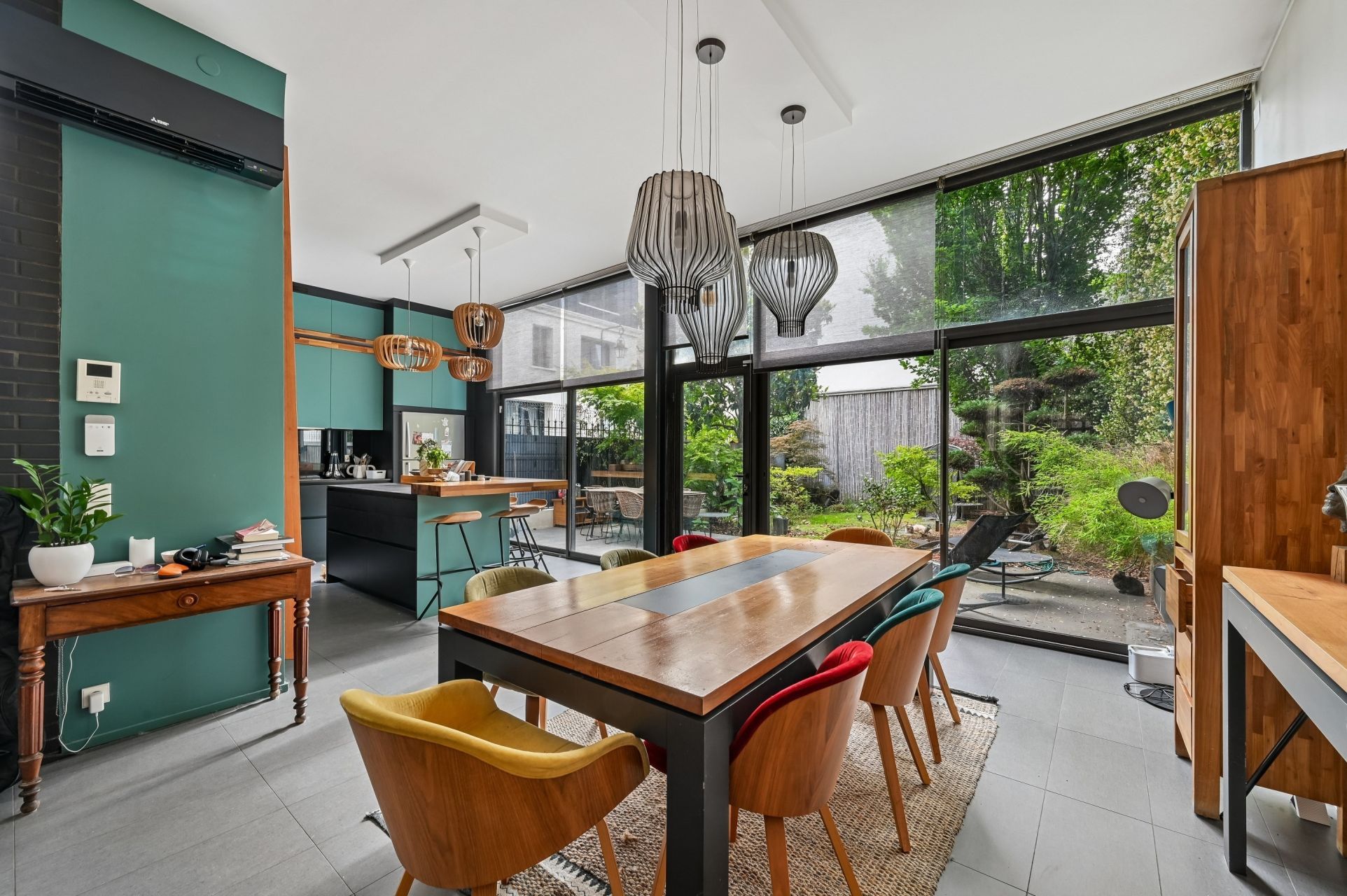luxury house 8 Rooms for sale on MONTROUGE (92120)
