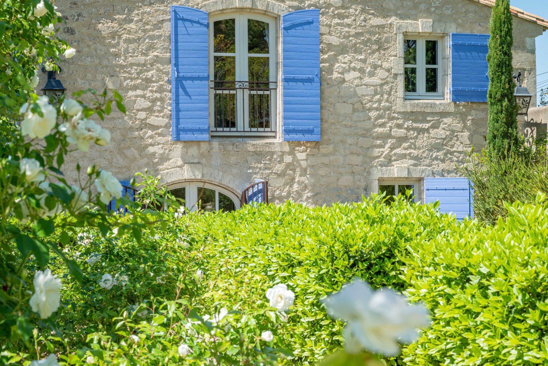 luxury house 8 Rooms for sale on MAUSSANE LES ALPILLES (13520)