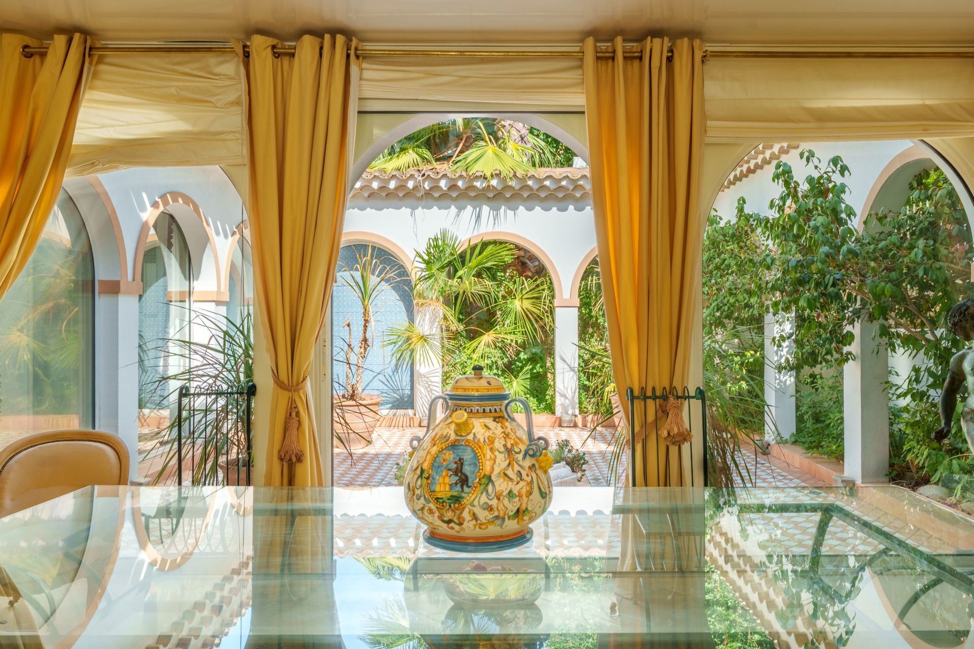 luxury house 12 Rooms for sale on BEZIERS (34500)