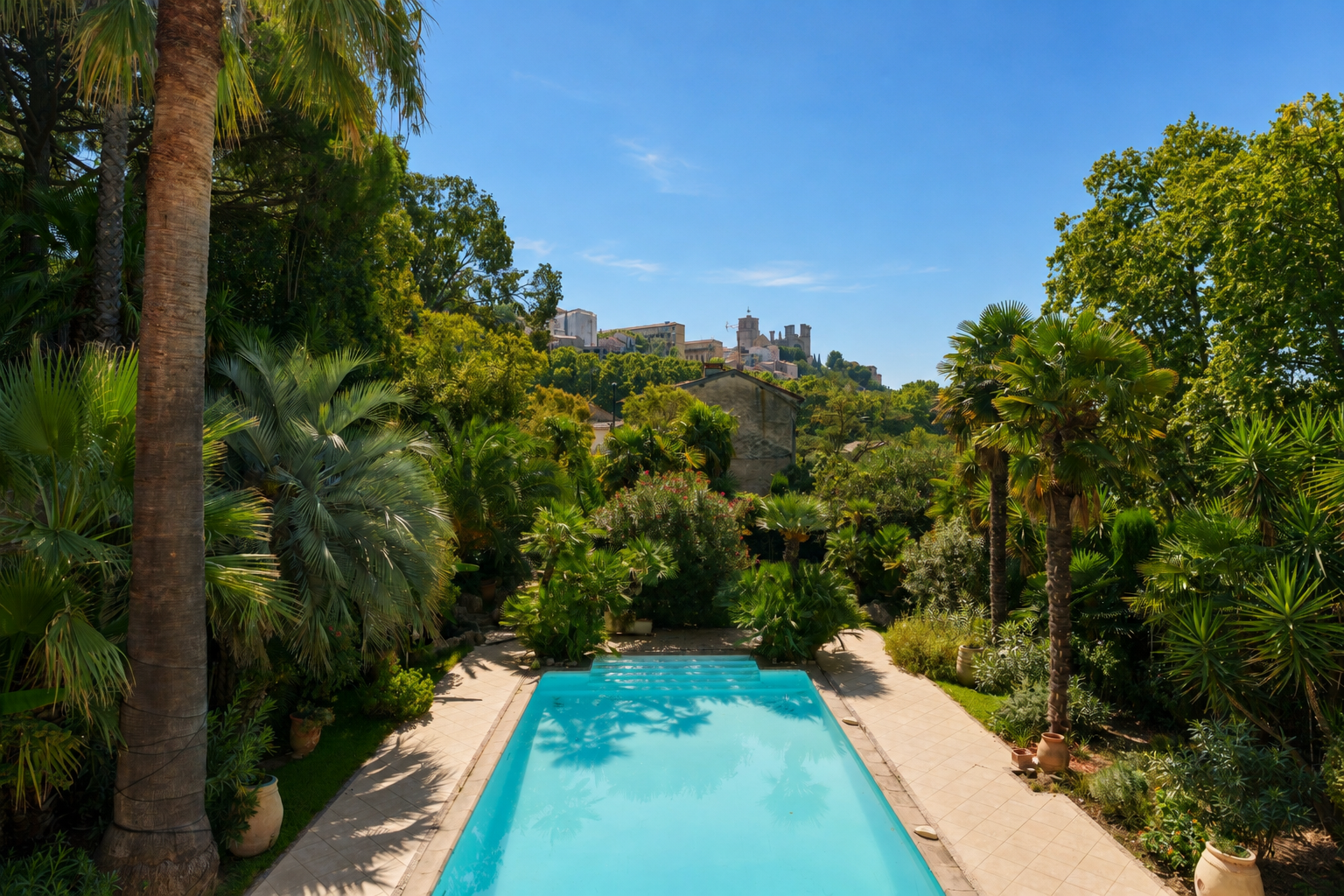 luxury house 12 Rooms for sale on BEZIERS (34500)