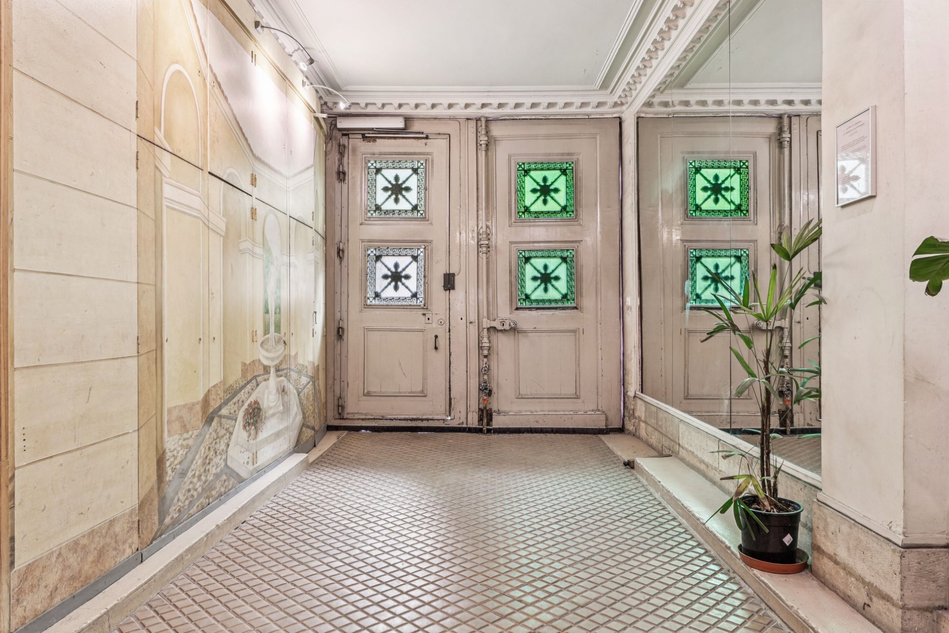 luxury apartment 2 Rooms for sale on PARIS (75001)