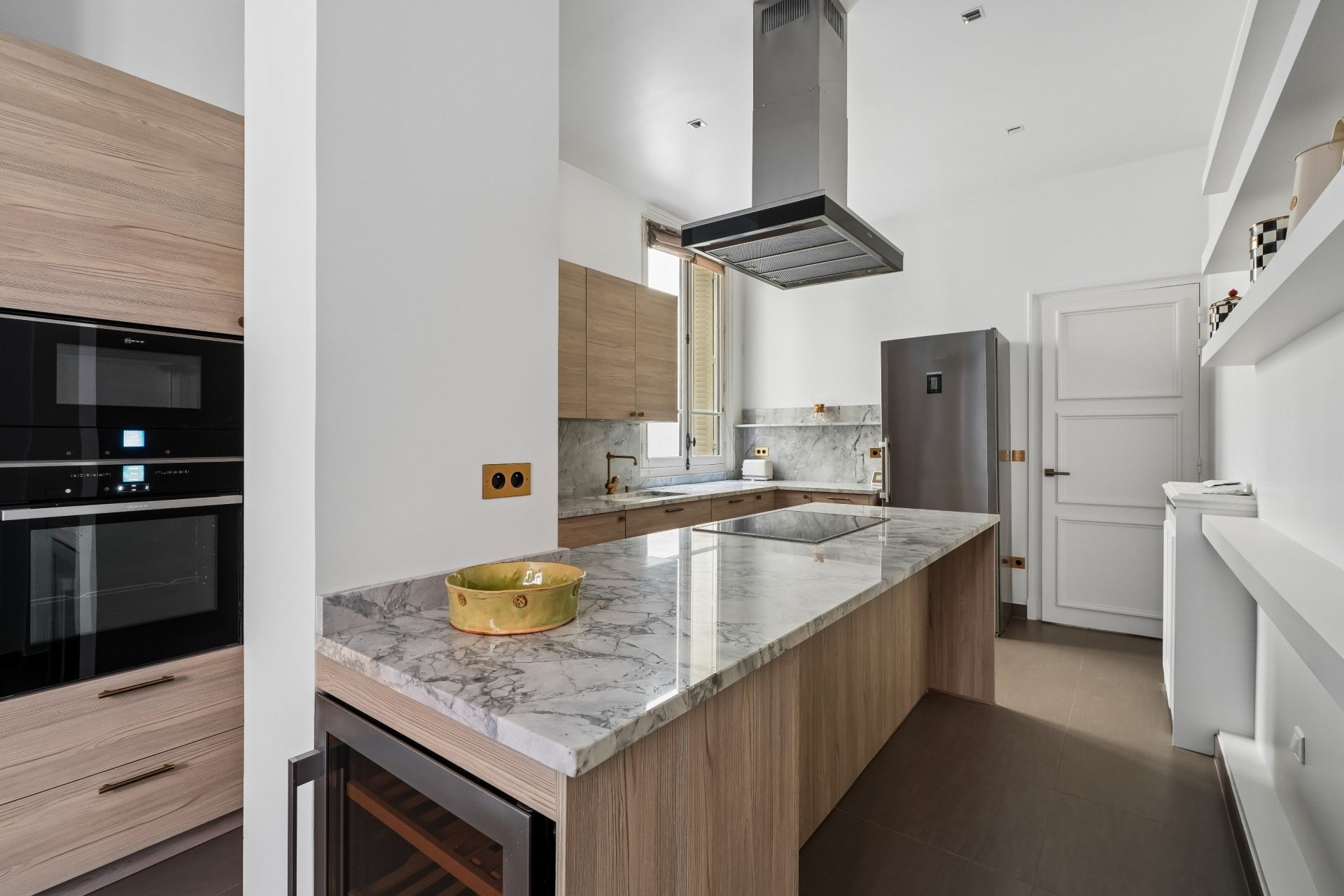 luxury apartment 8 Rooms for rent on NEUILLY SUR SEINE (92200)
