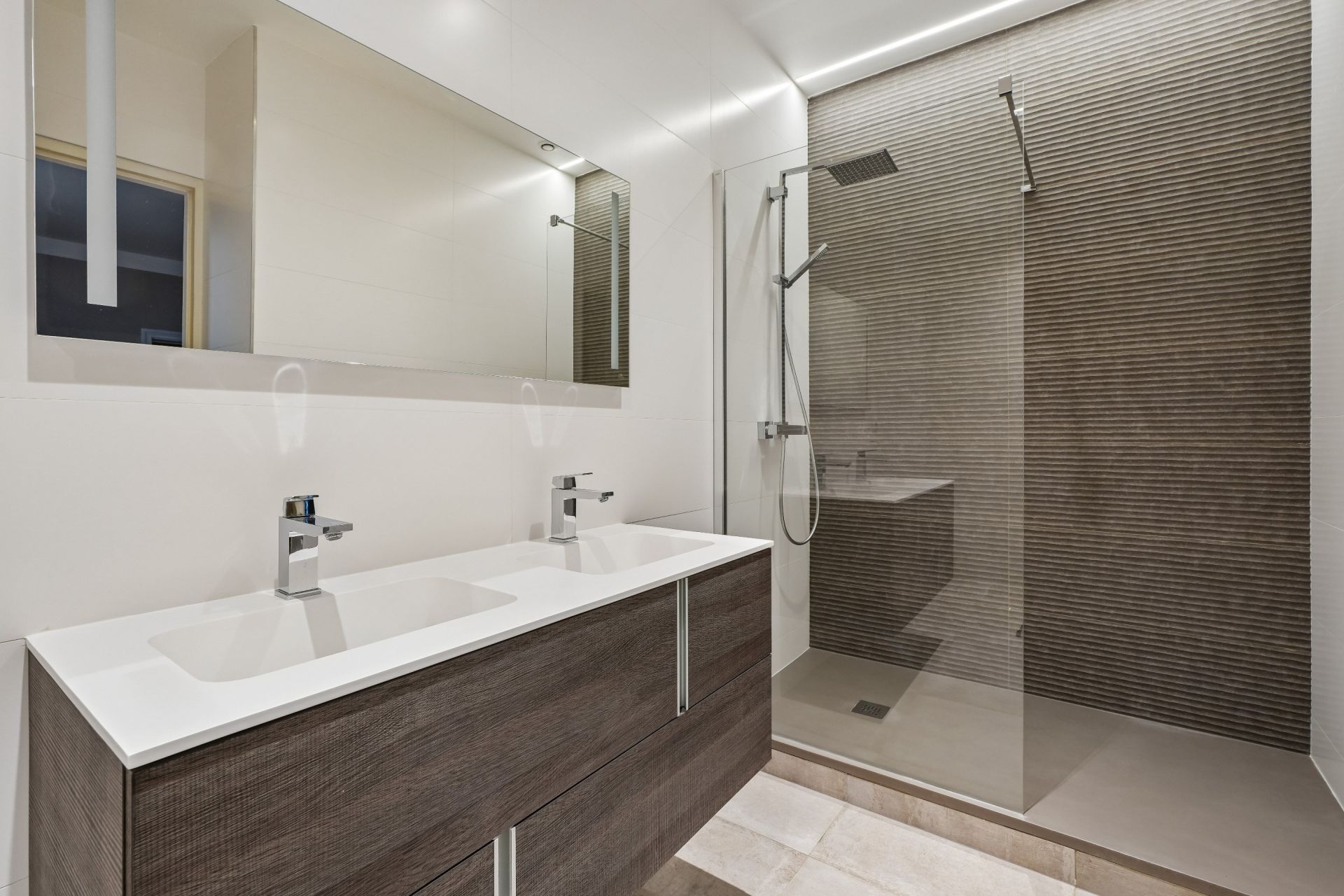 luxury apartment 8 Rooms for rent on NEUILLY SUR SEINE (92200)