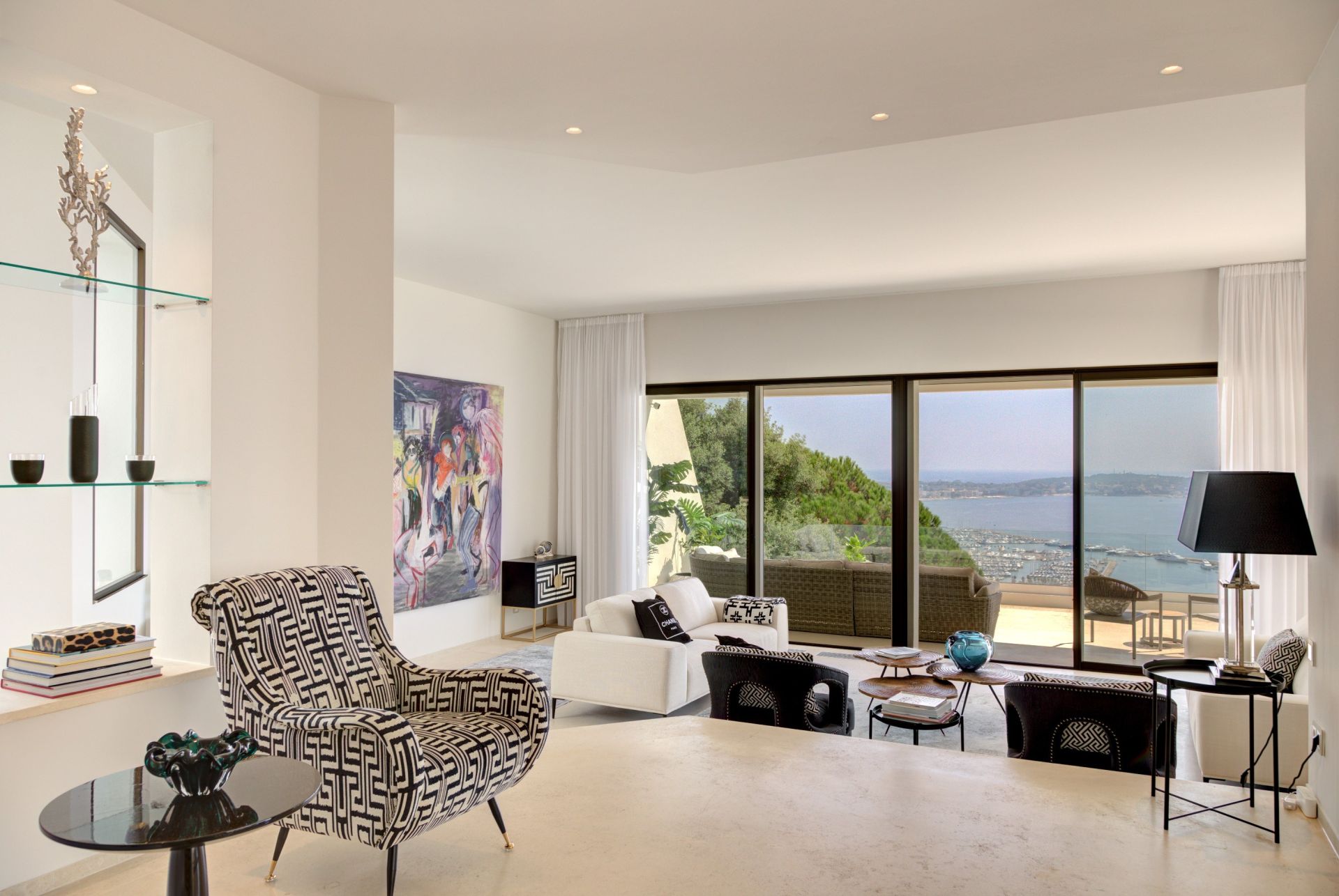 maison contemporaine 6 Pièces en vente sur VALLAURIS (06220)