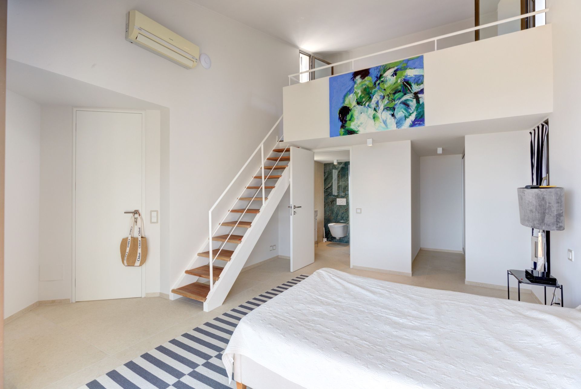 contemporary house 6 Rooms for sale on VALLAURIS (06220)