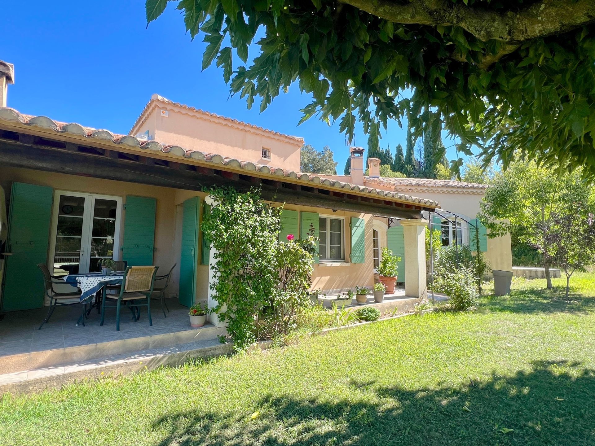 luxury traditional house 6 Rooms for sale on ST REMY DE PROVENCE (13210)