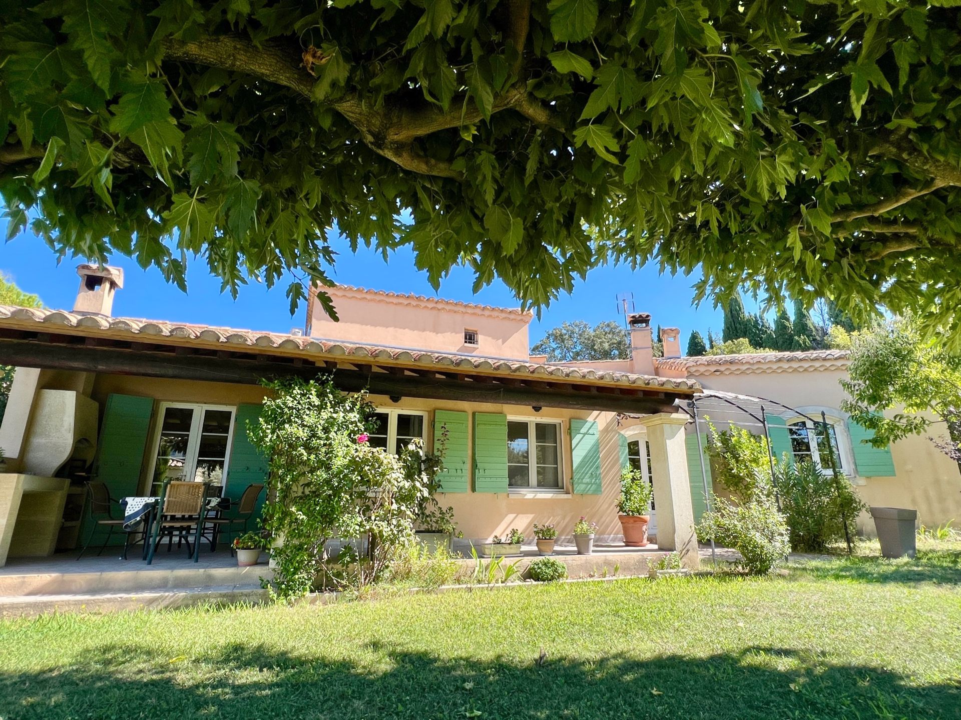 luxury traditional house 6 Rooms for sale on ST REMY DE PROVENCE (13210)