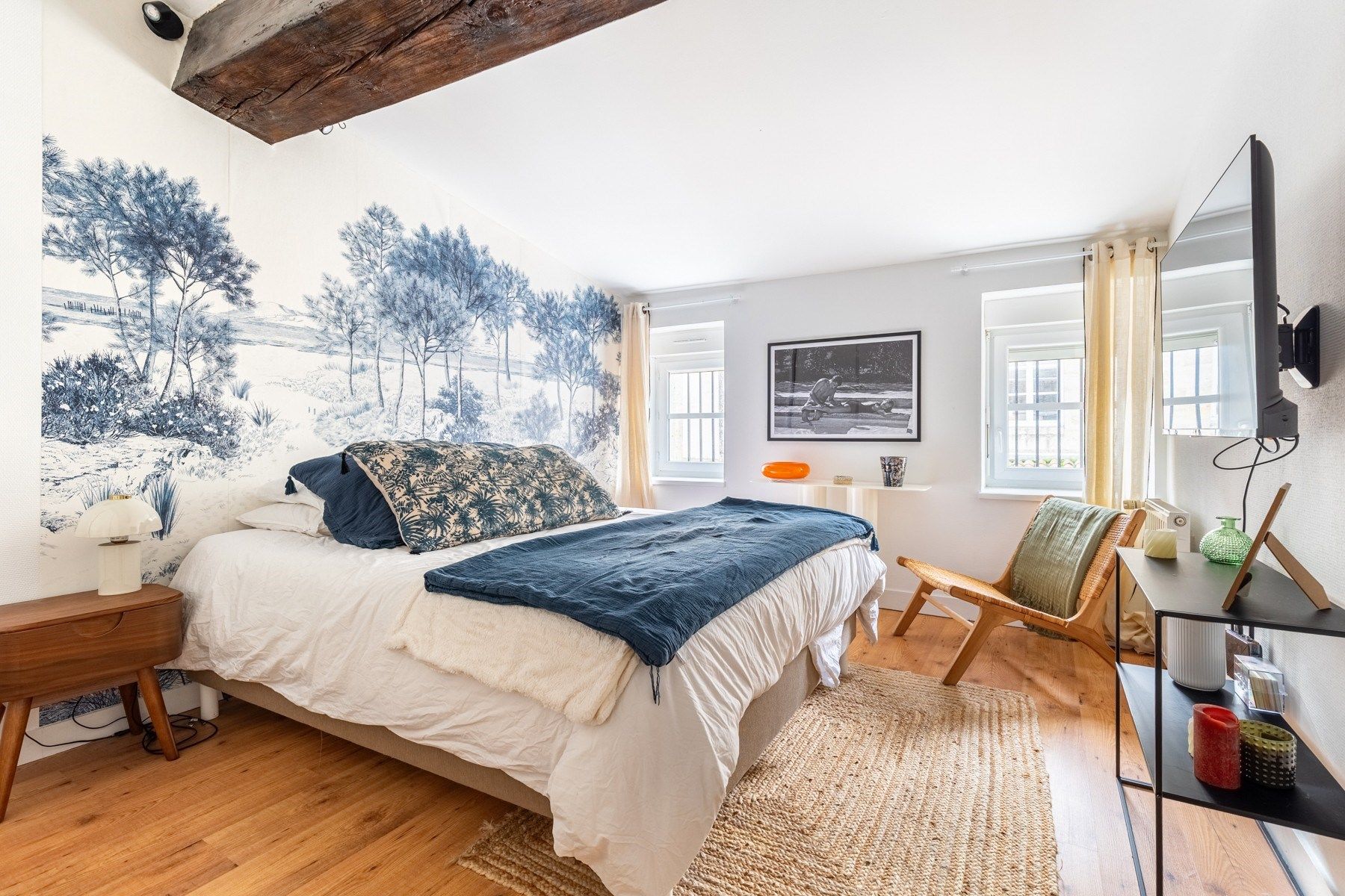 luxury apartment 4 Rooms for sale on BORDEAUX (33000)