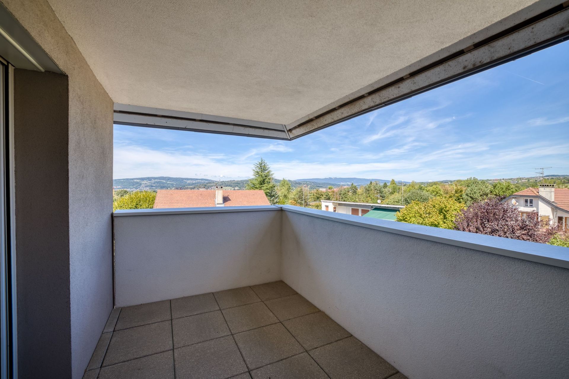 luxury apartment 4 Rooms for sale on ANNECY (74940)