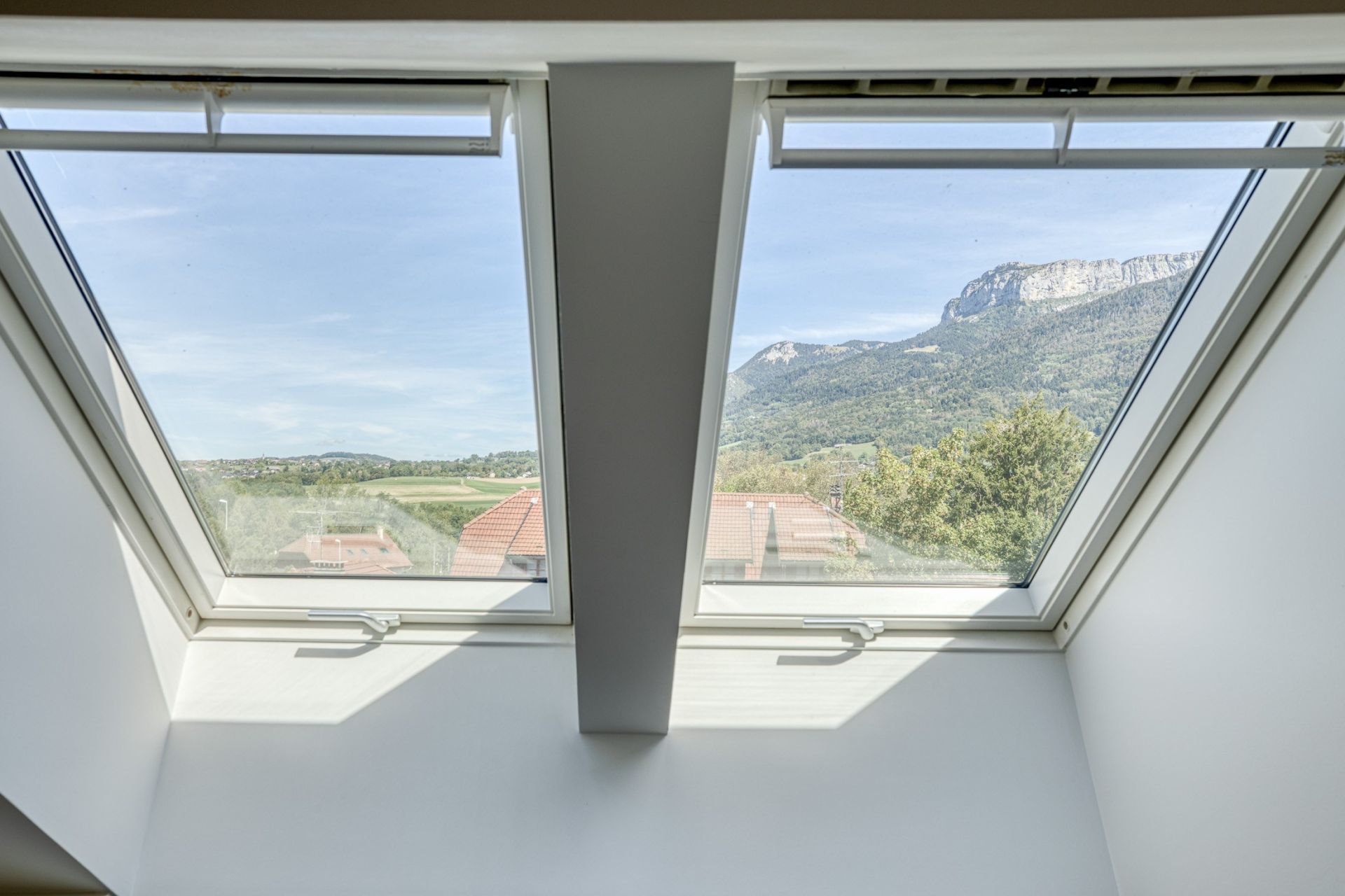 luxury apartment 4 Rooms for sale on ANNECY (74940)