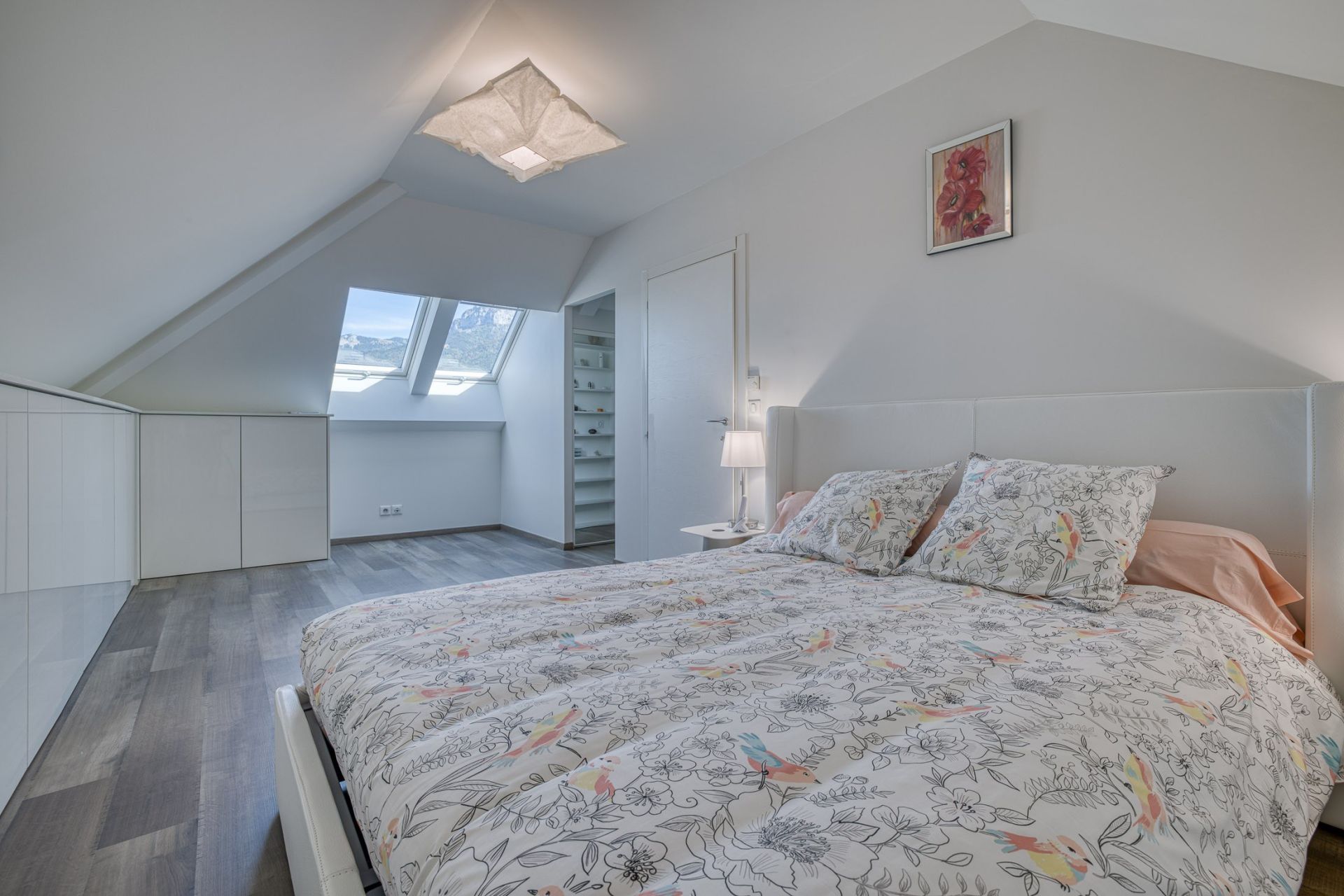 luxury apartment 4 Rooms for sale on ANNECY (74940)