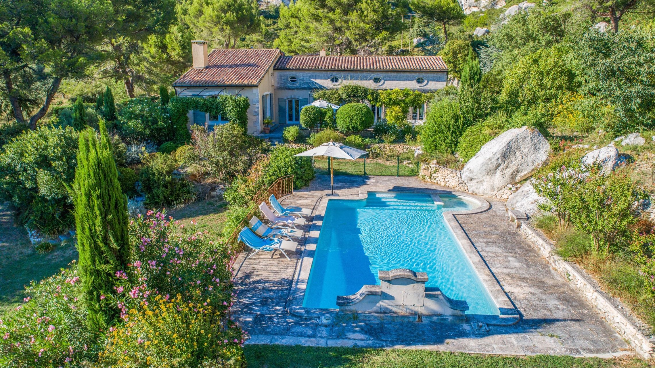 luxury house 6 Rooms for sale on LES BAUX DE PROVENCE (13520)