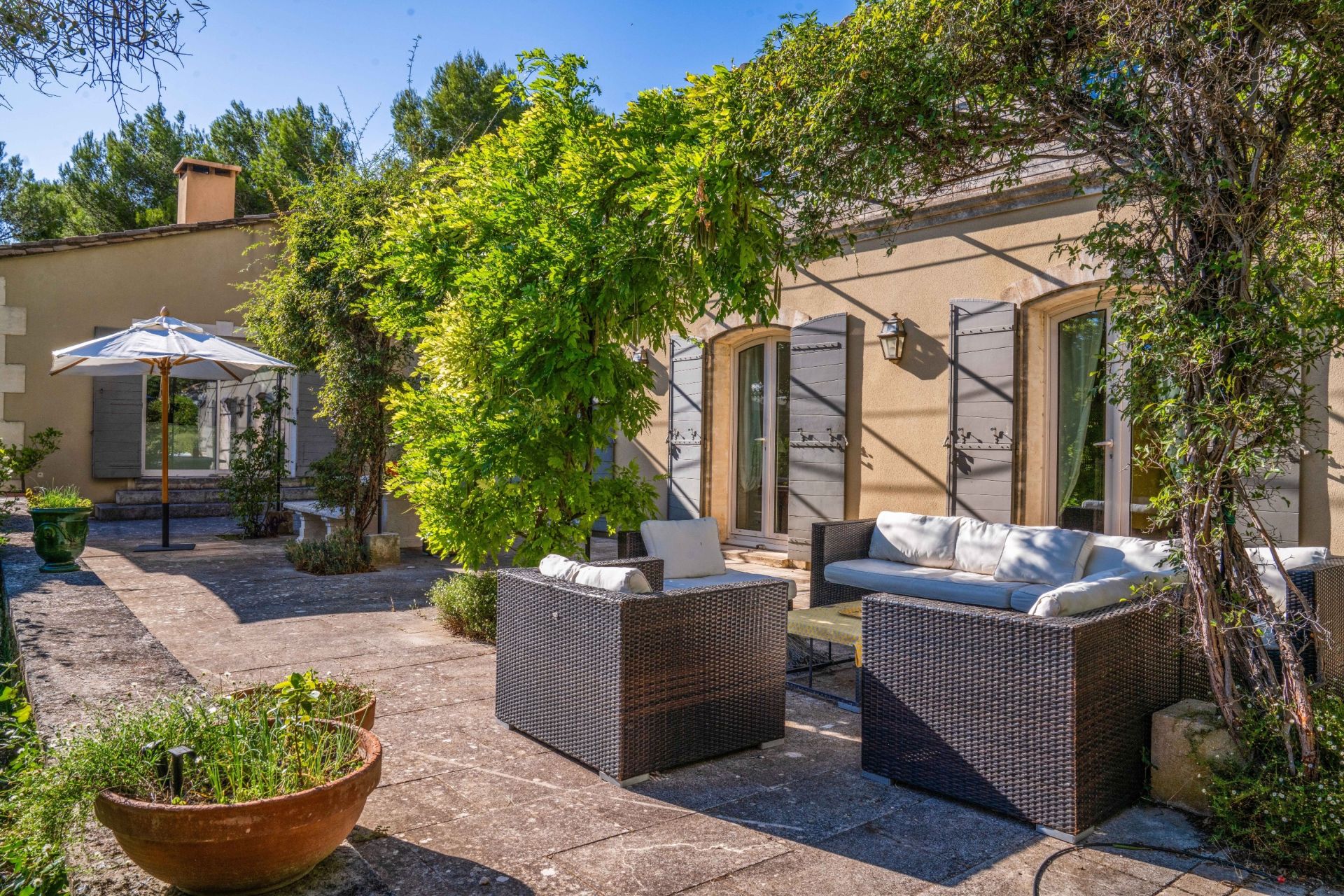 luxury house 6 Rooms for sale on LES BAUX DE PROVENCE (13520)