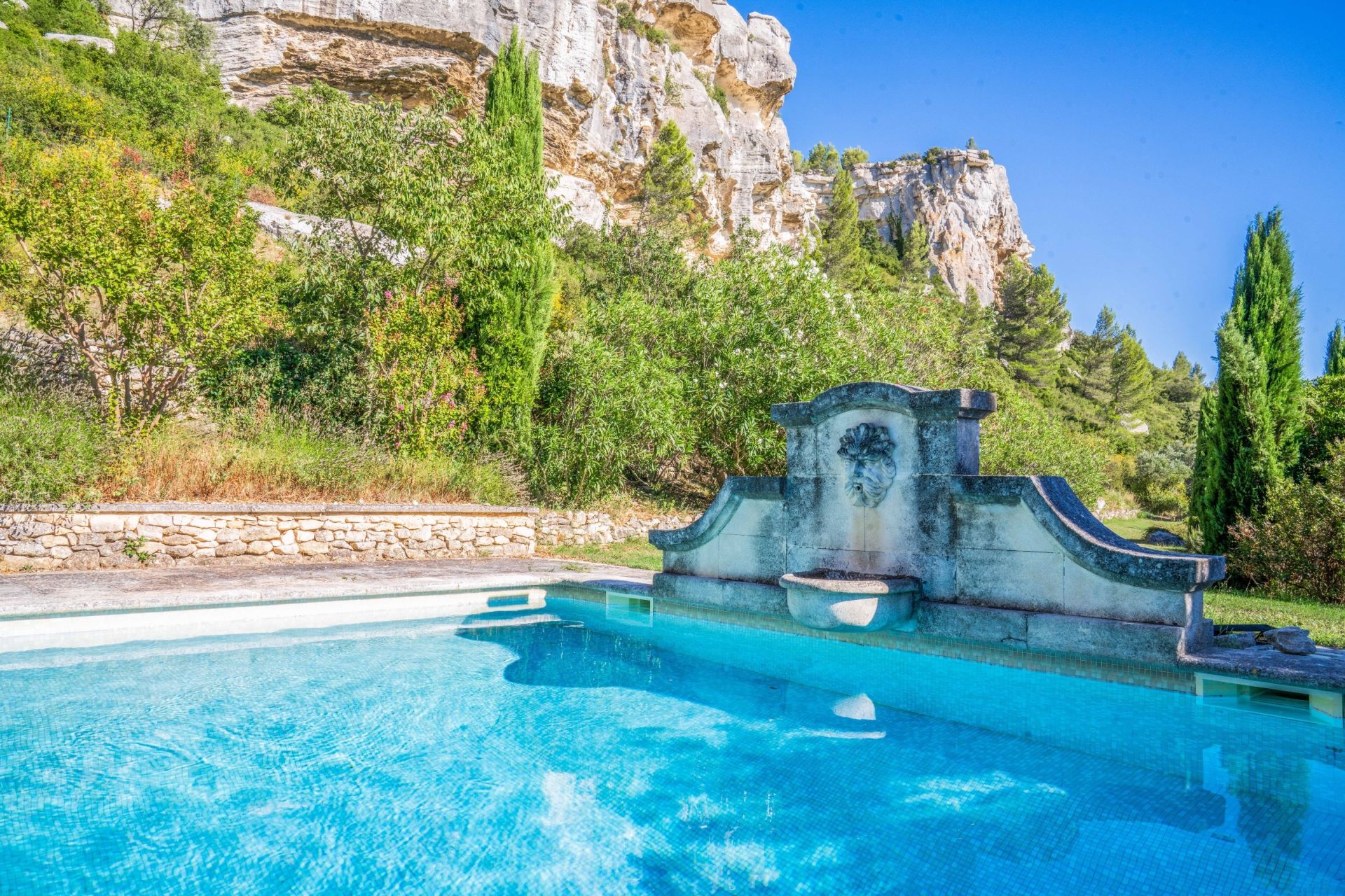 luxury house 6 Rooms for sale on LES BAUX DE PROVENCE (13520)