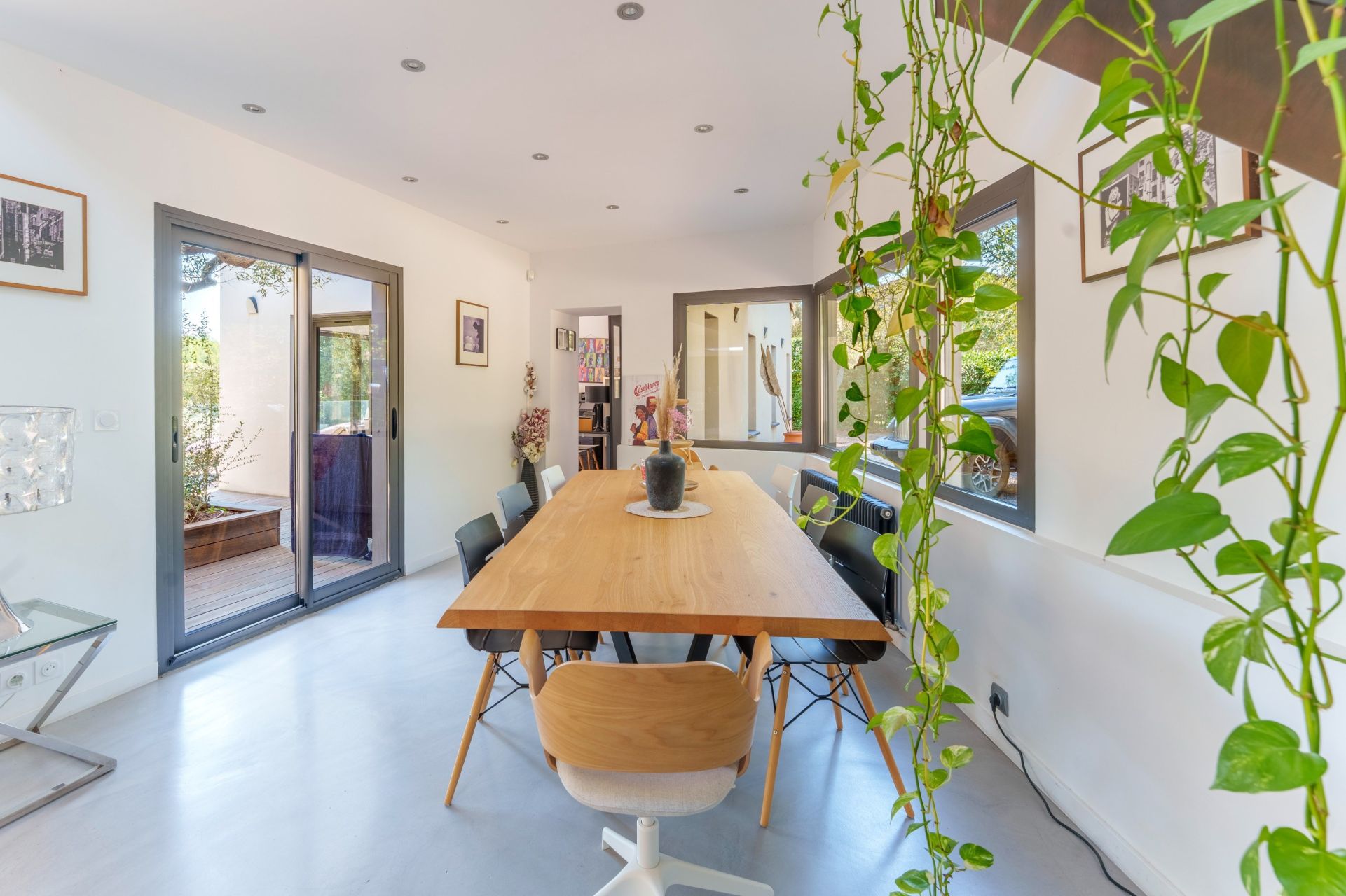 luxury house 6 Rooms for sale on CASTRIES (34160)