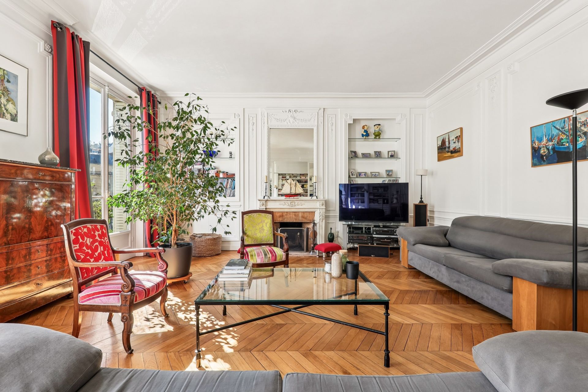 luxury apartment 7 Rooms for sale on PARIS (75116)