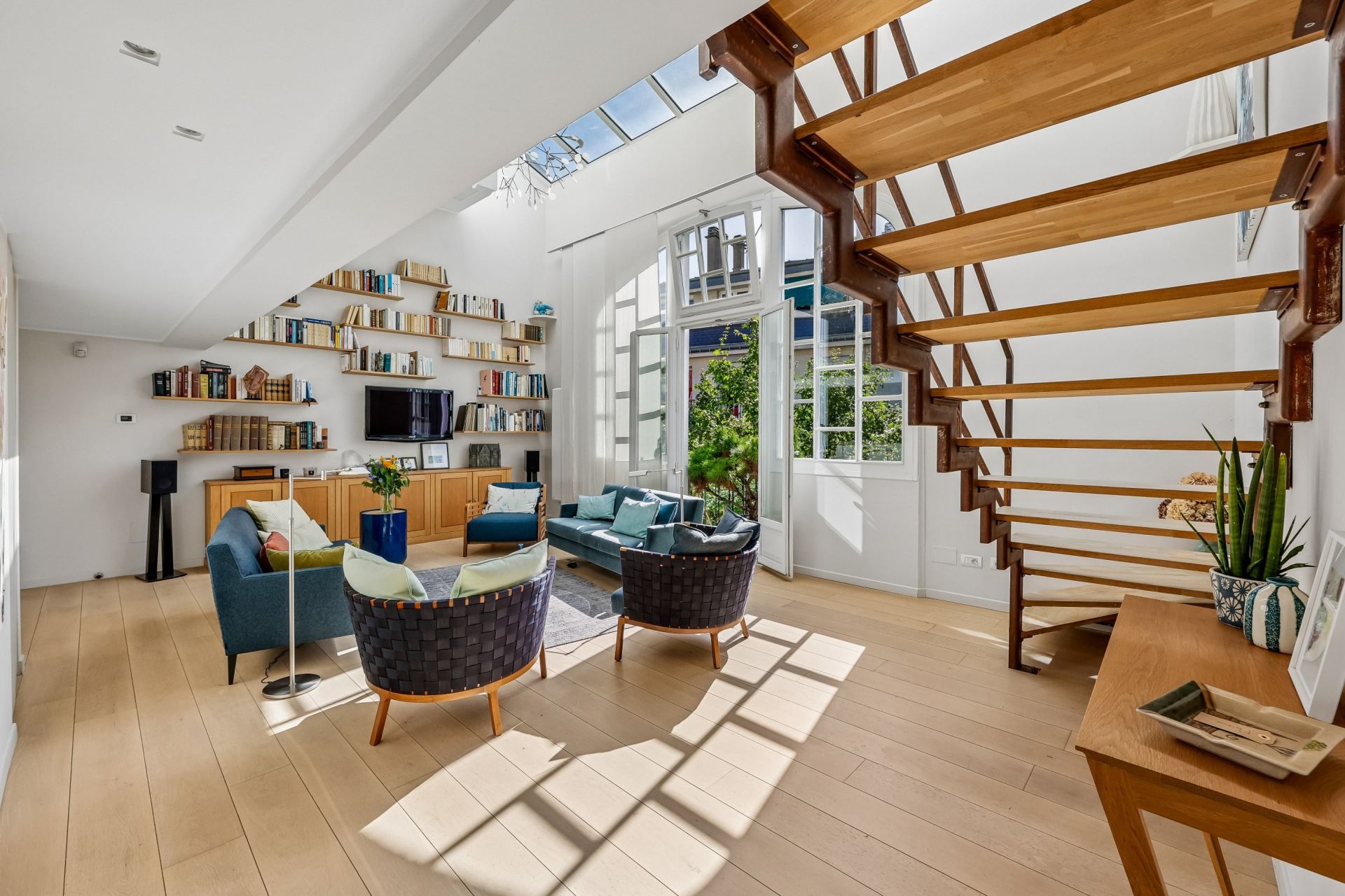 luxury apartment 6 Rooms for sale on PARIS (75016)