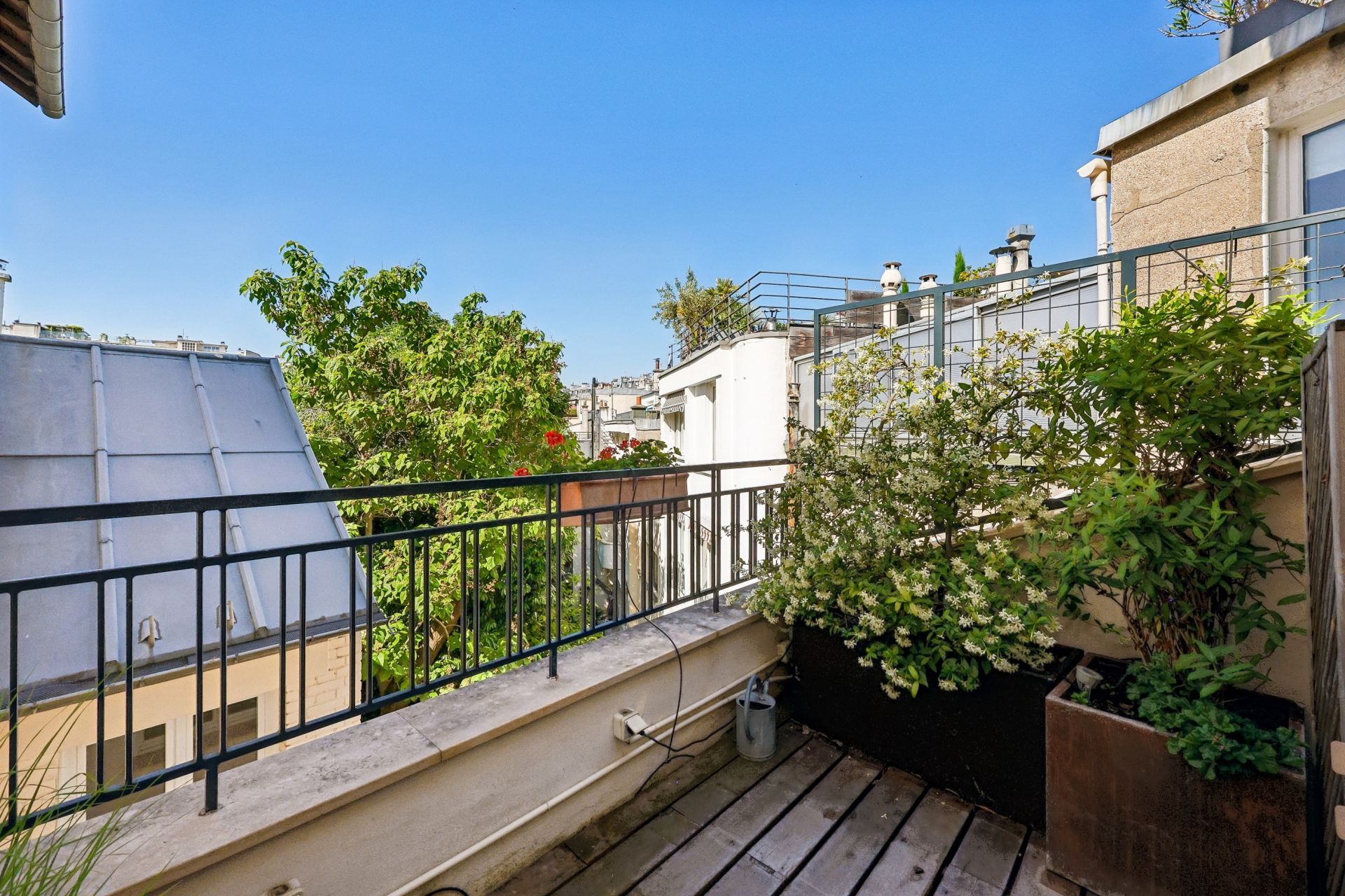 luxury apartment 6 Rooms for sale on PARIS (75016)