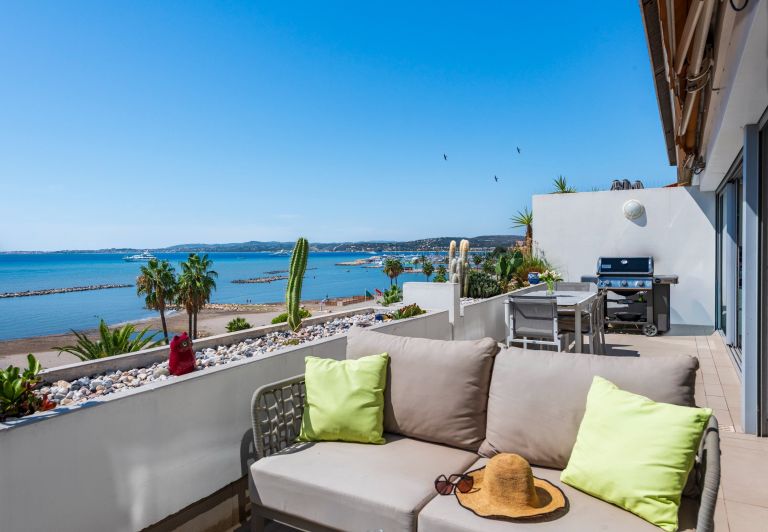penthouse 3 Rooms for sale on ST LAURENT DU VAR (06700)