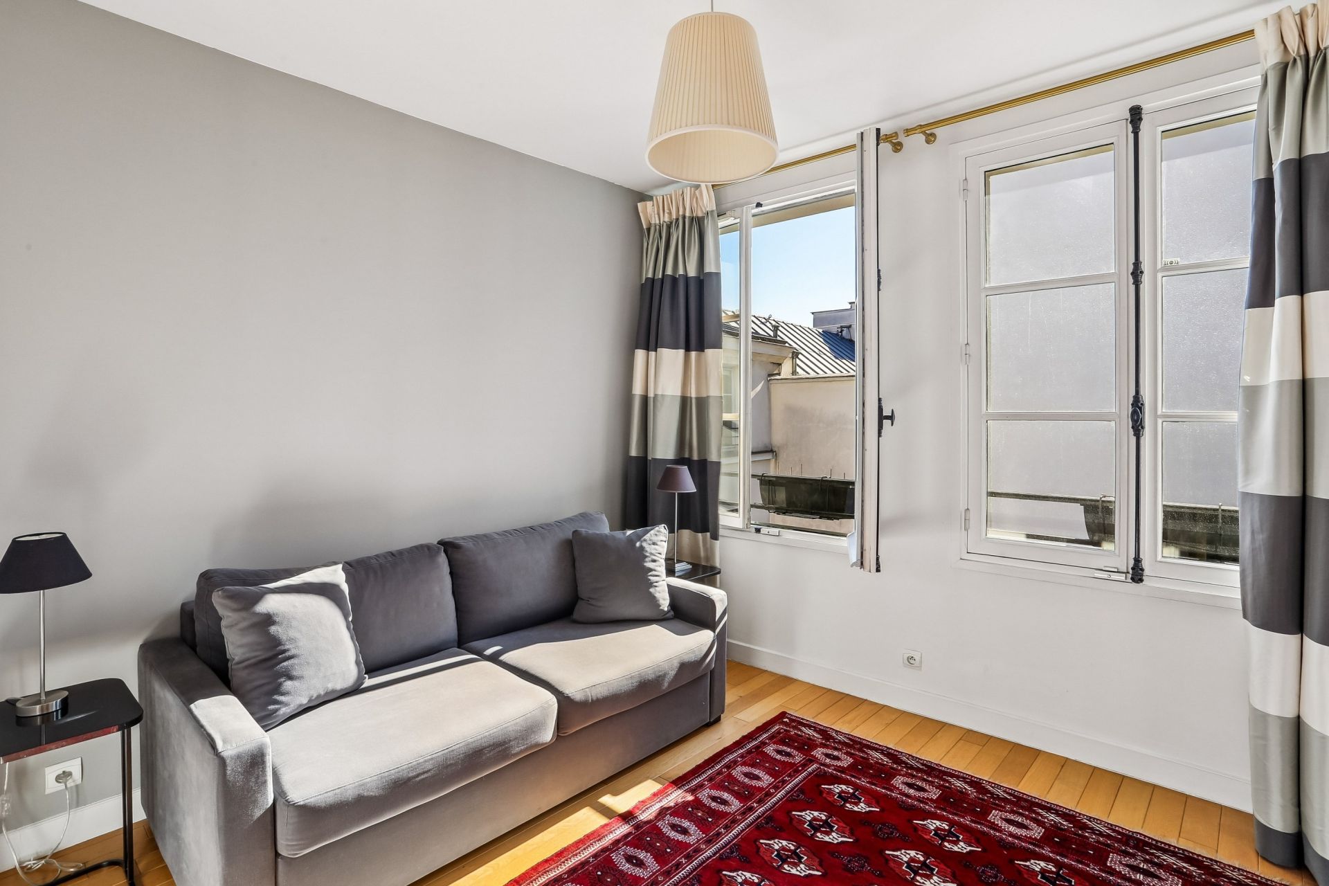 luxury apartment 5 Rooms for sale on PARIS (75003)